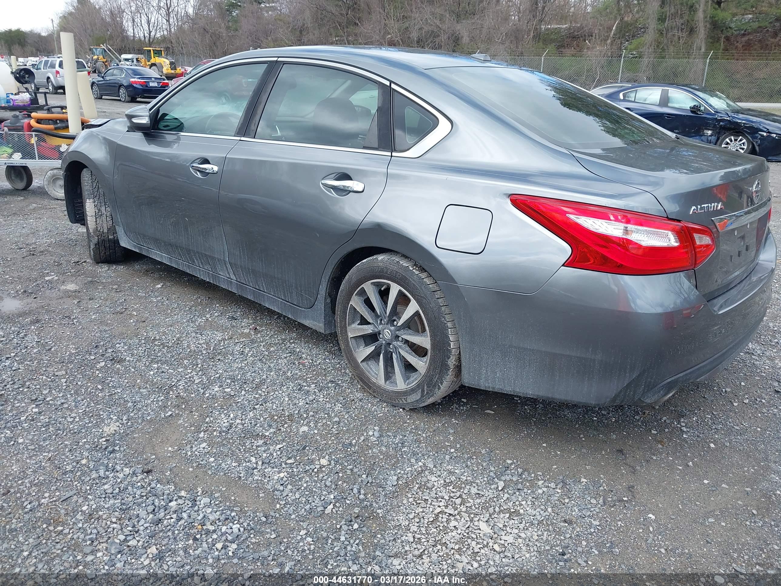 NISSAN ALTIMA image 3