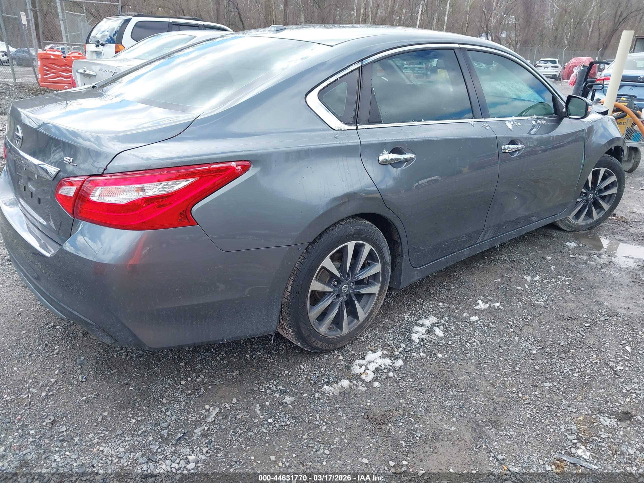 NISSAN ALTIMA image 4