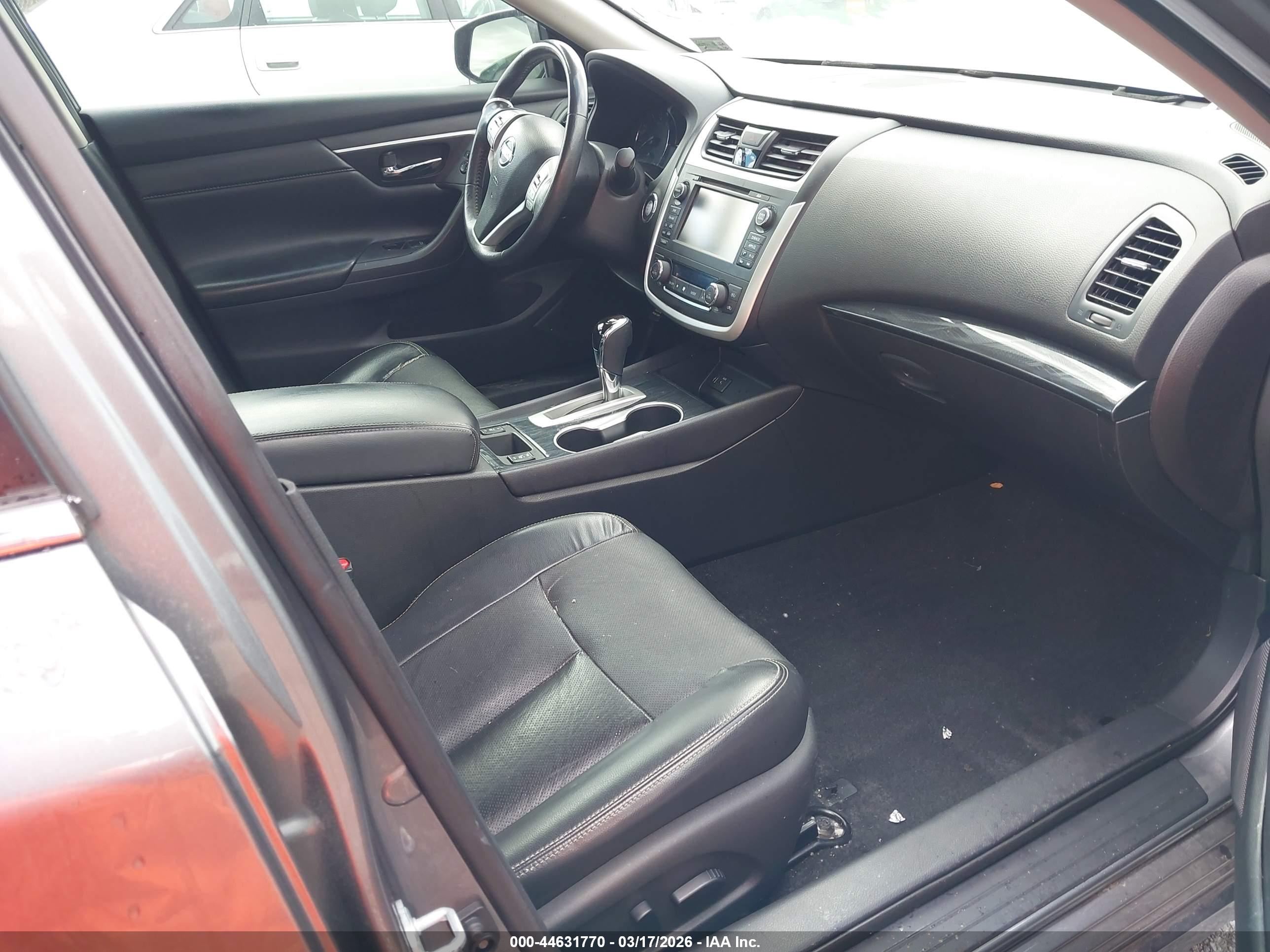 NISSAN ALTIMA image 5