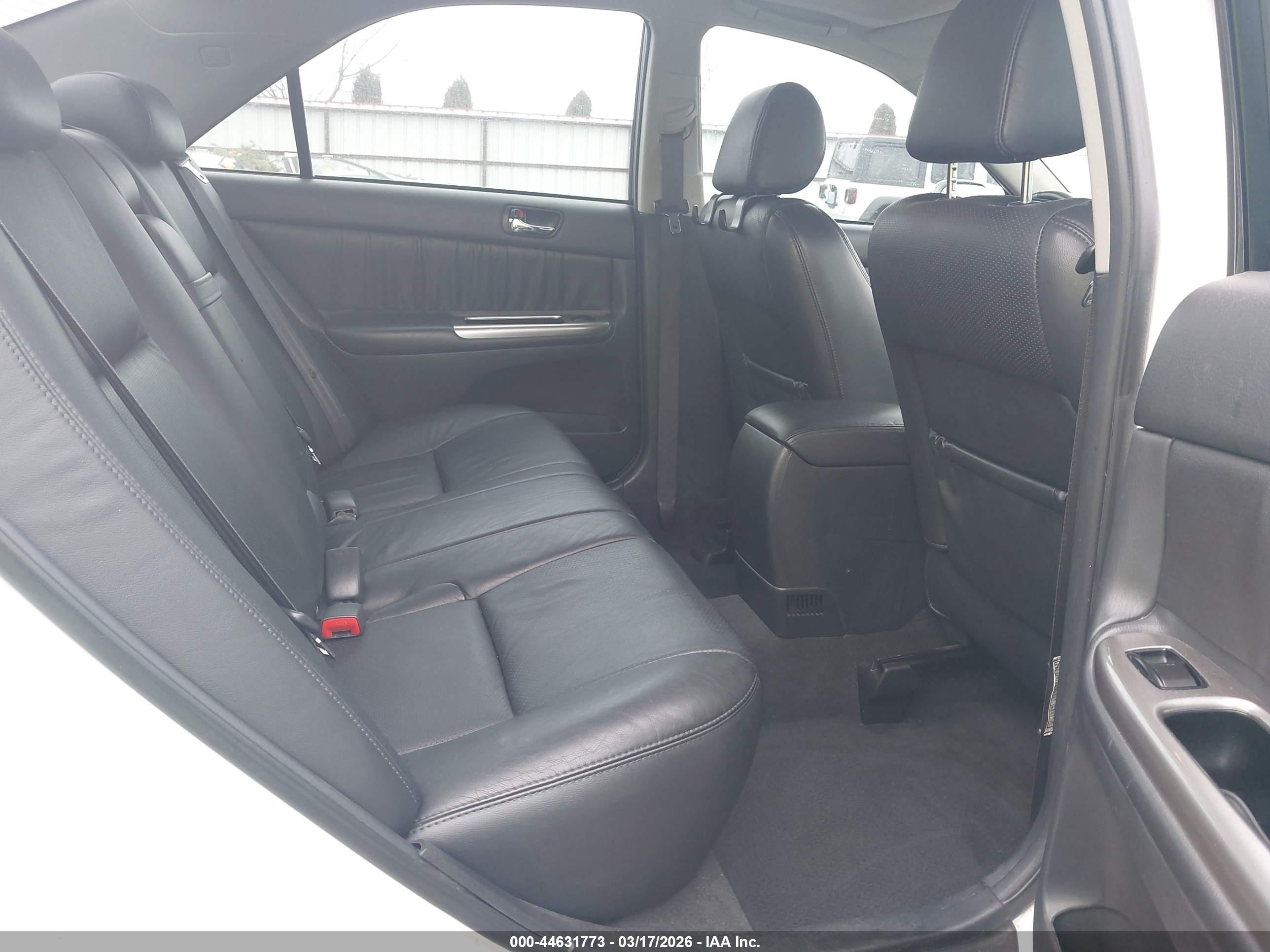 TOYOTA CAMRY image 8