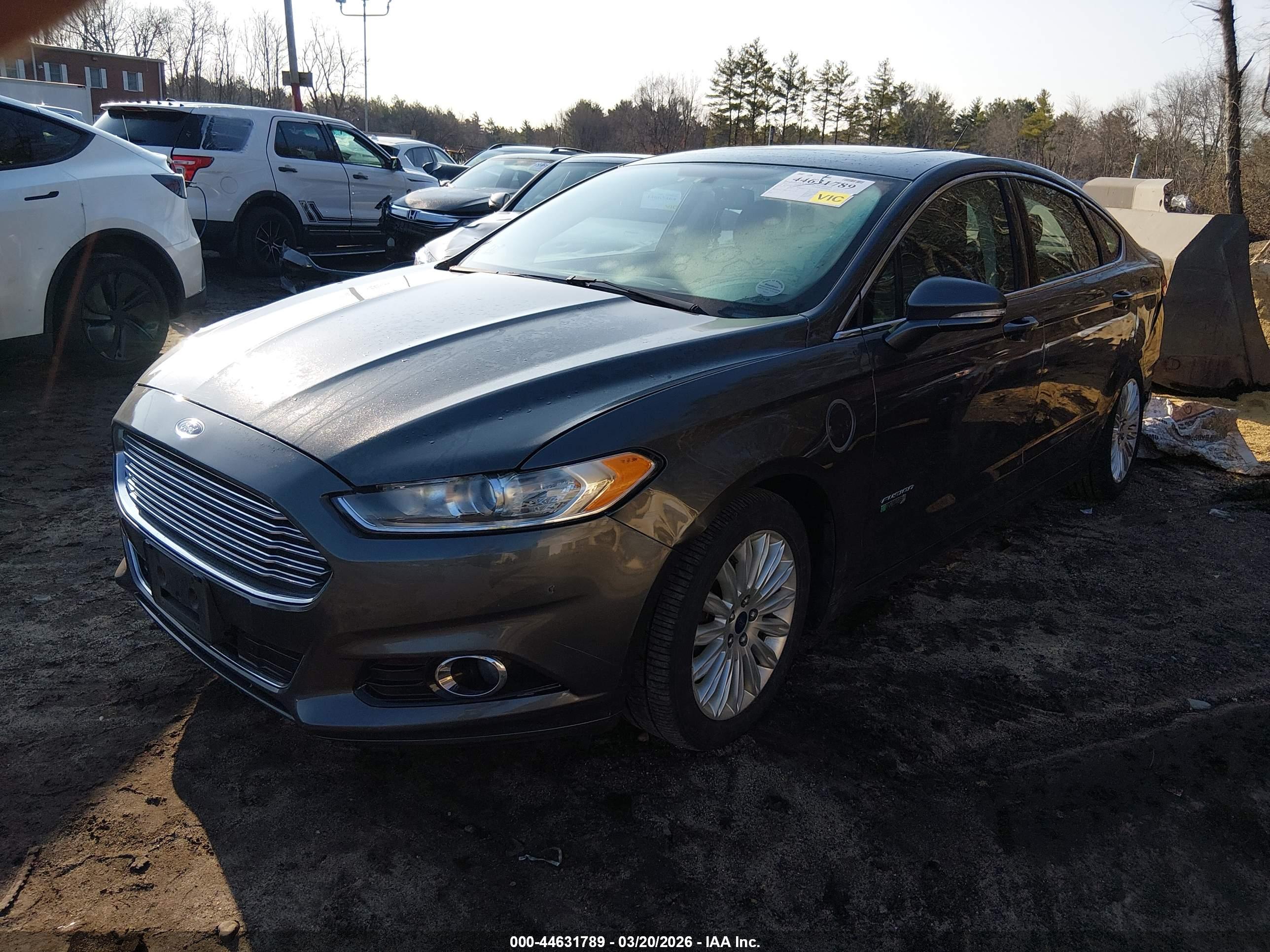 FORD FUSION image 2