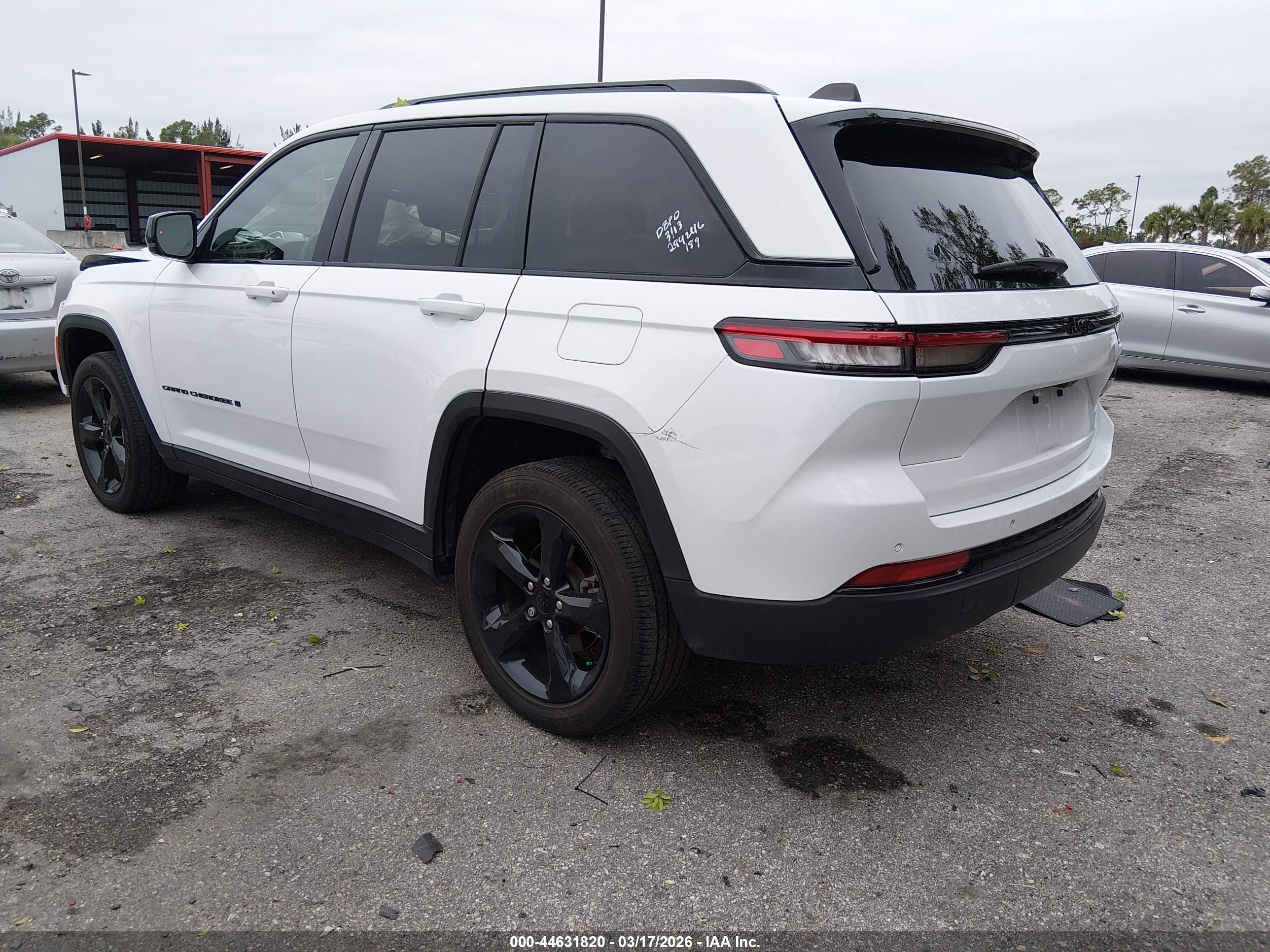 JEEP GRAND image 3