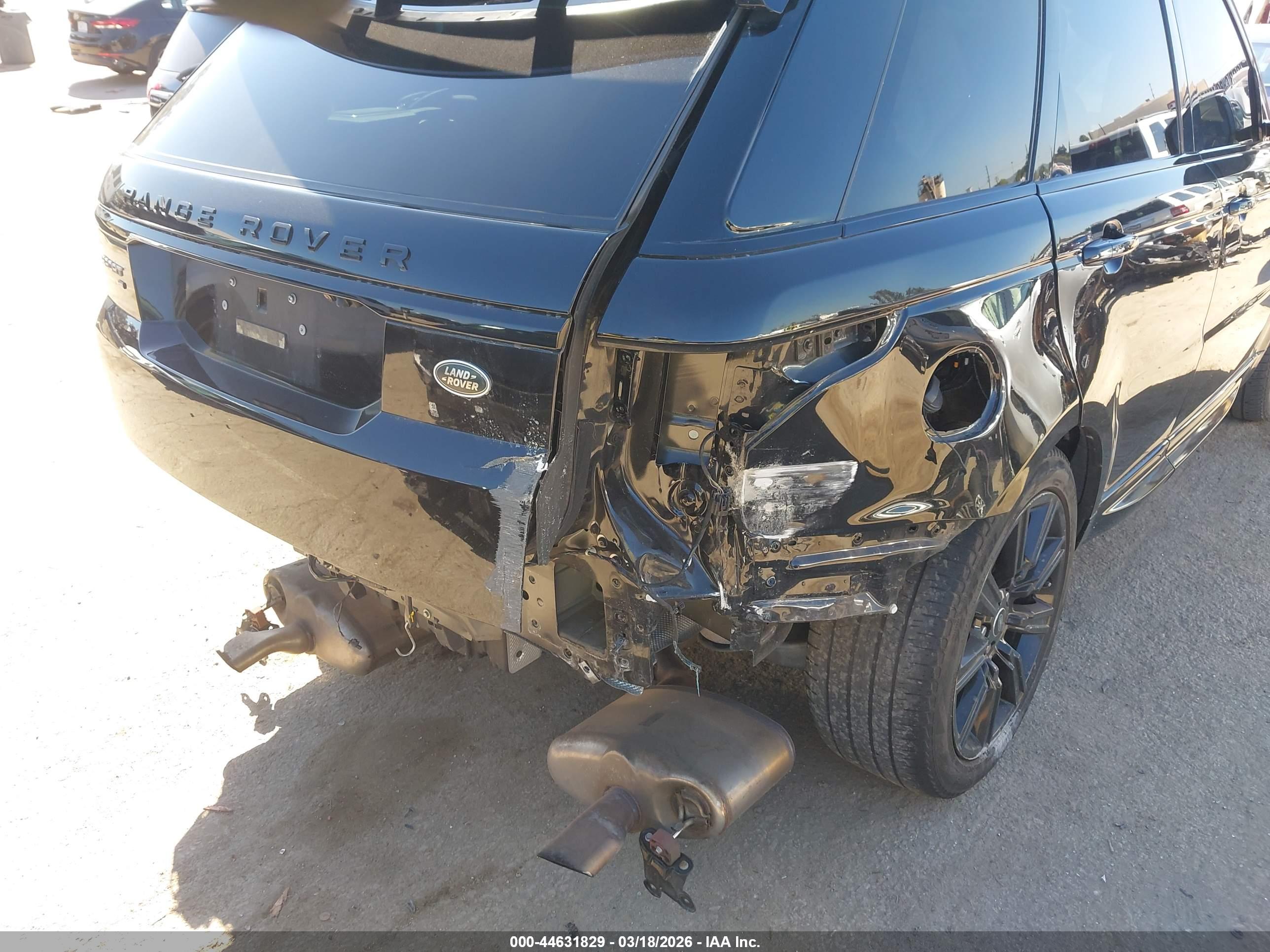 LAND ROVER image 6