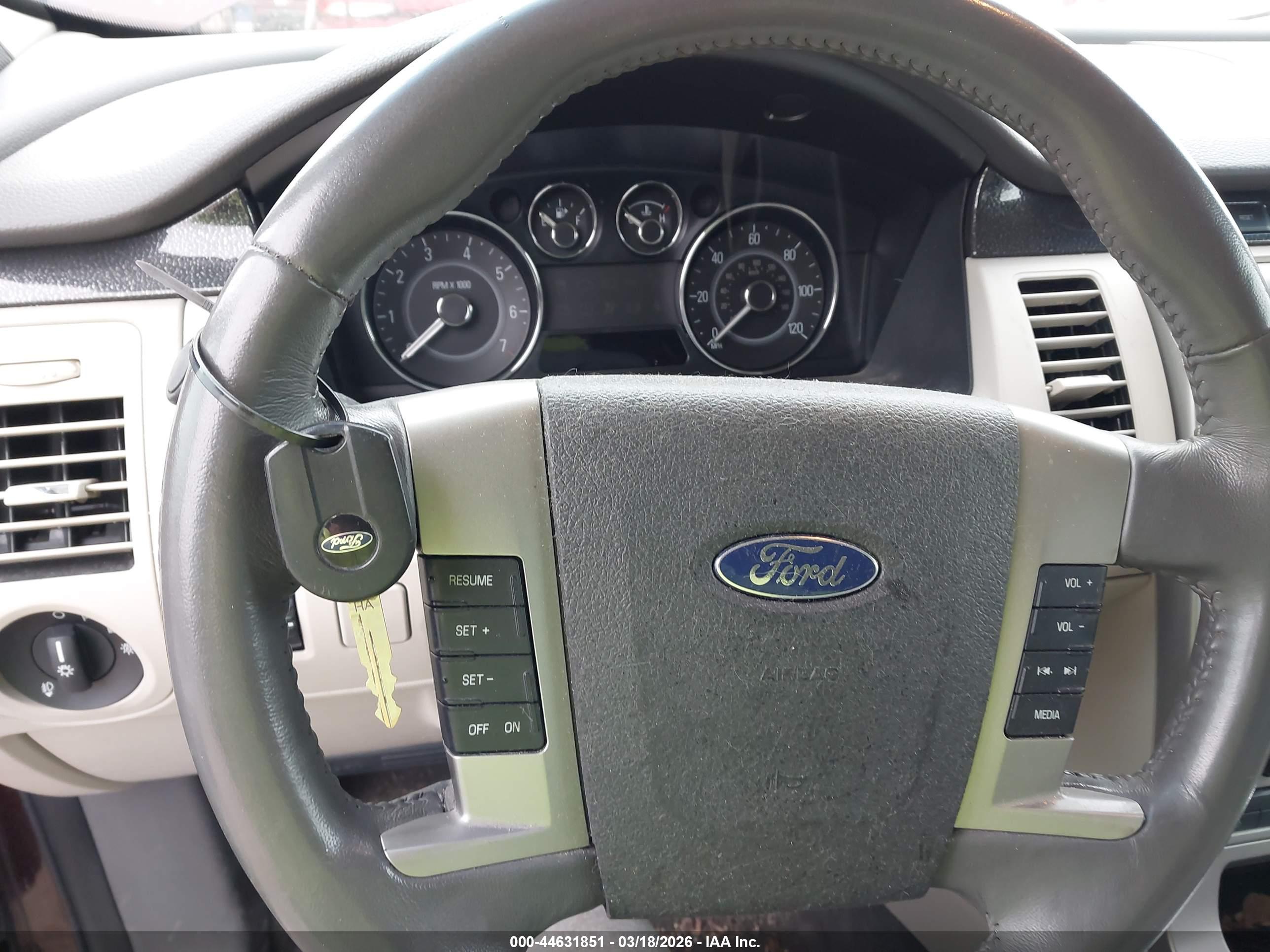 FORD FLEX image 11