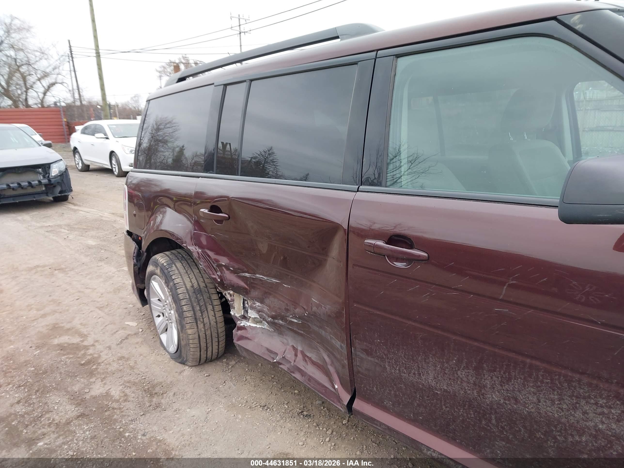 FORD FLEX image 6