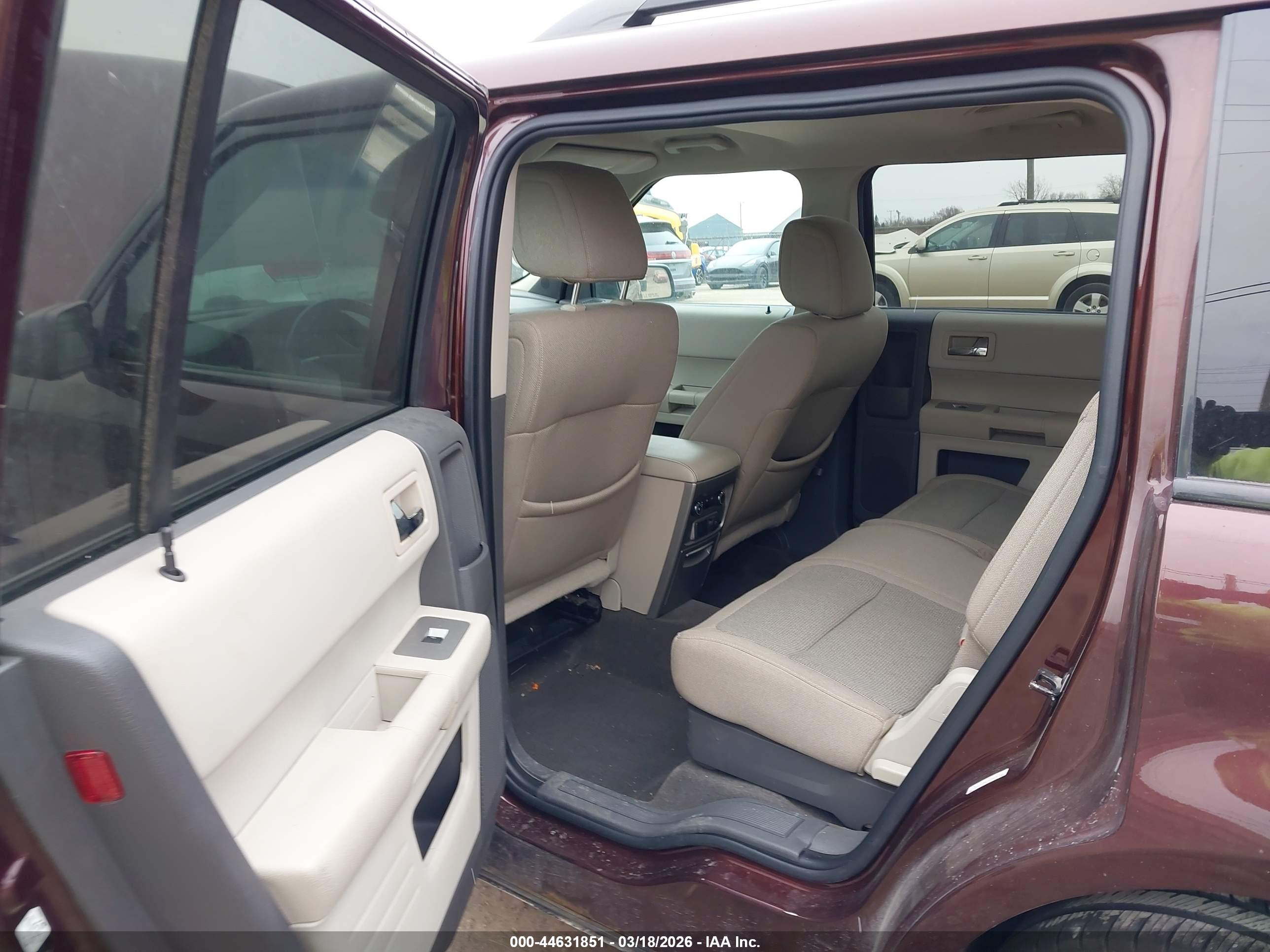 FORD FLEX image 8