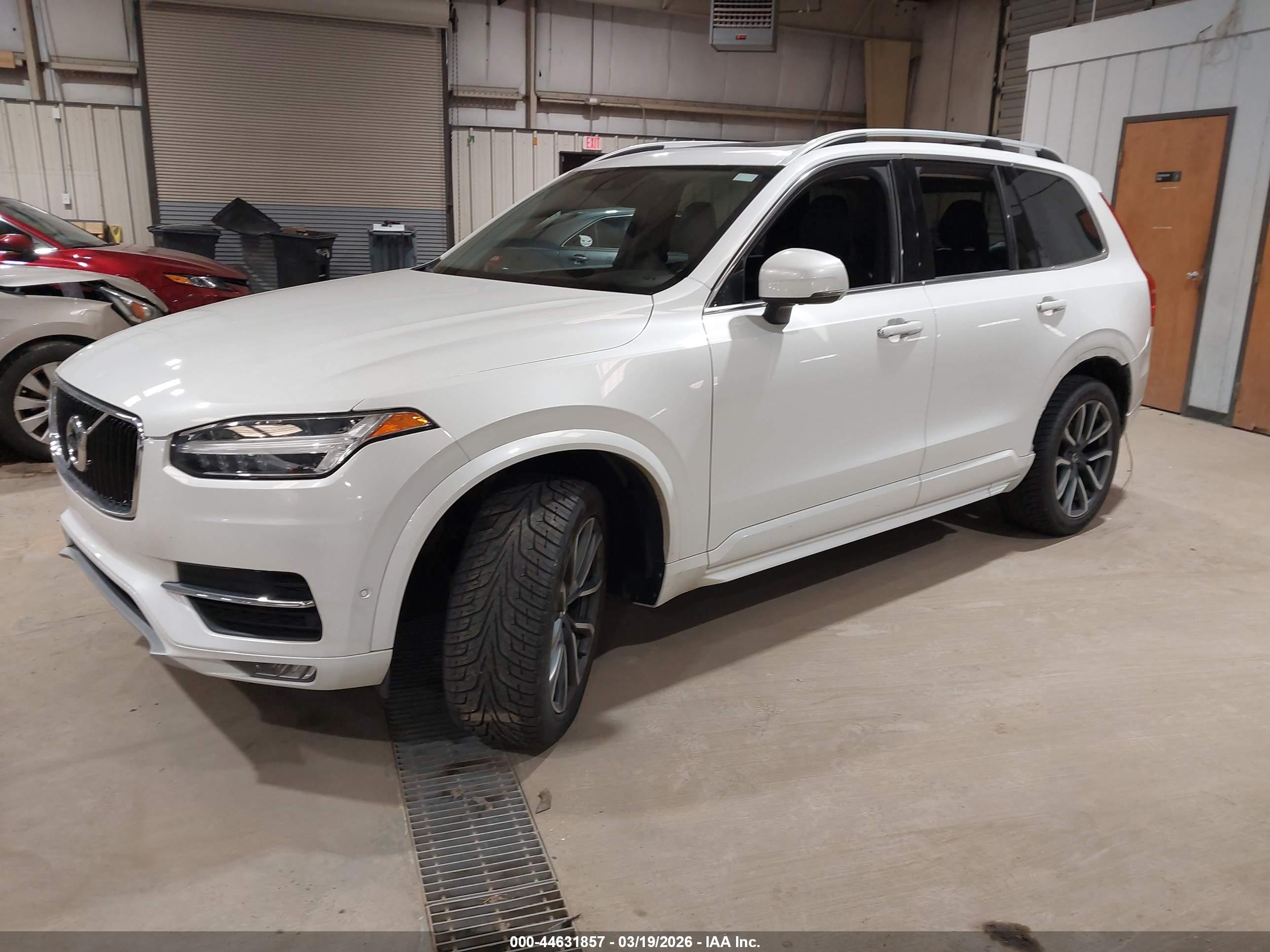 VOLVO XC90 image 2
