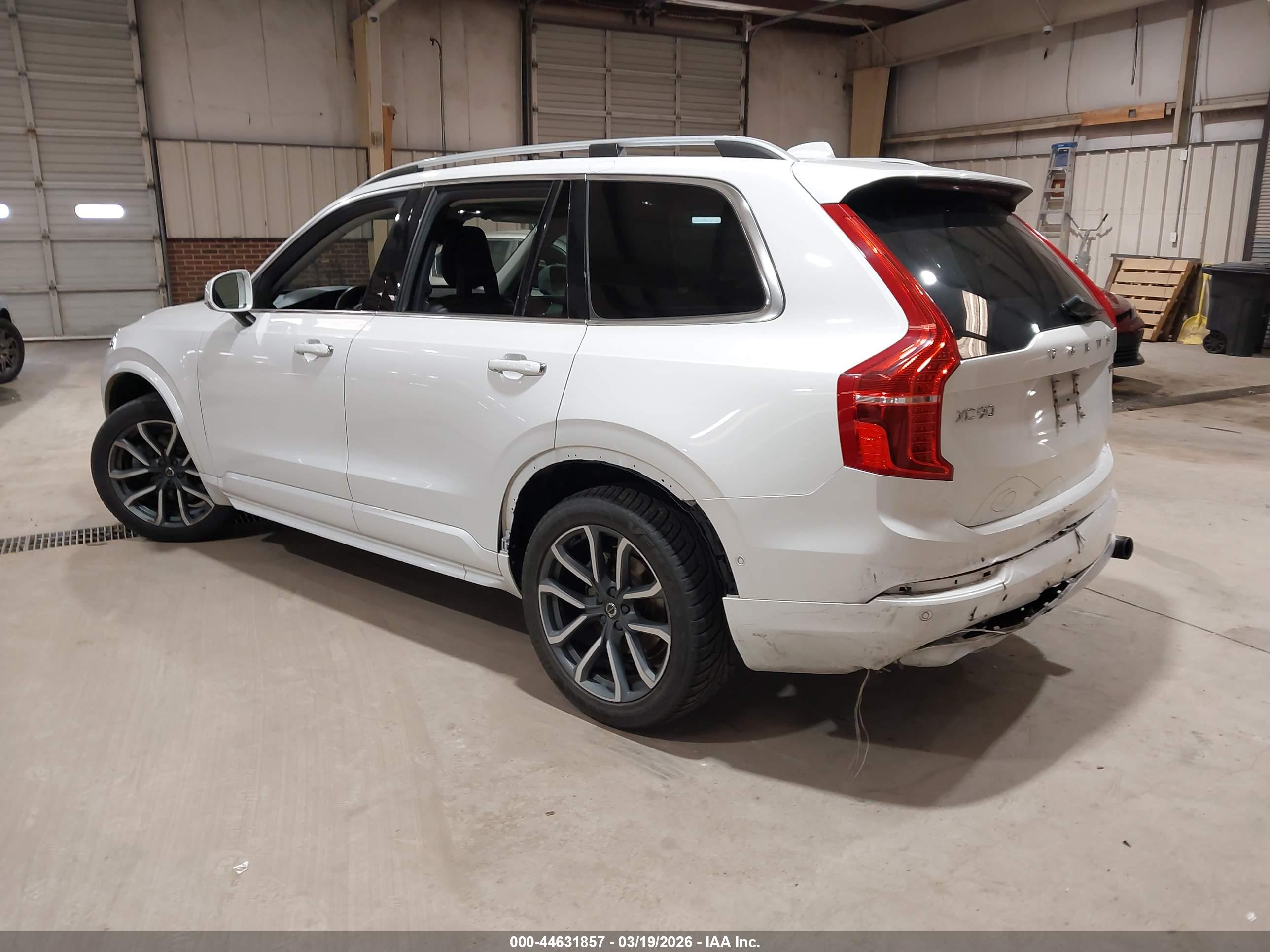 VOLVO XC90 image 3
