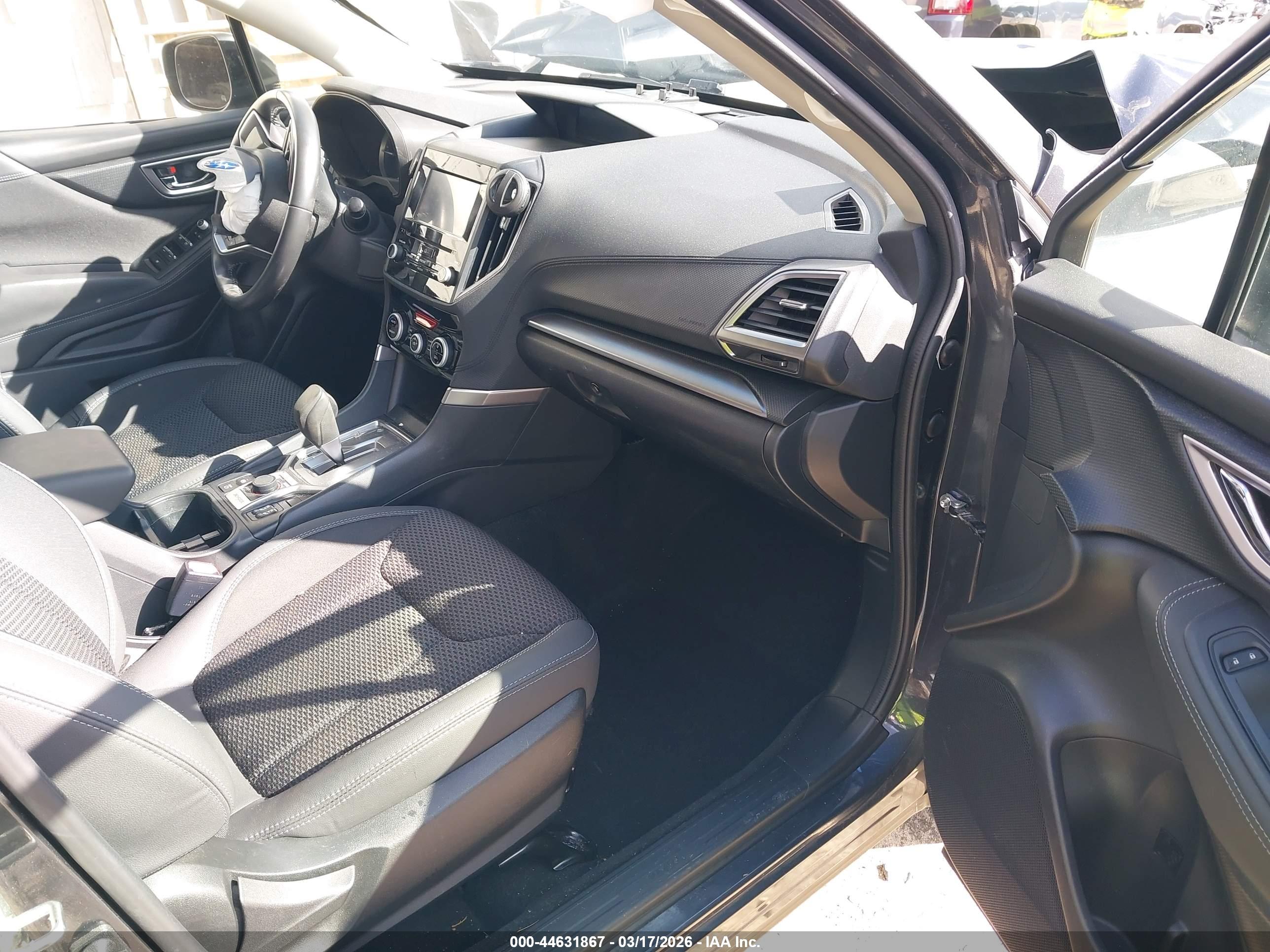 SUBARU FORESTER image 5