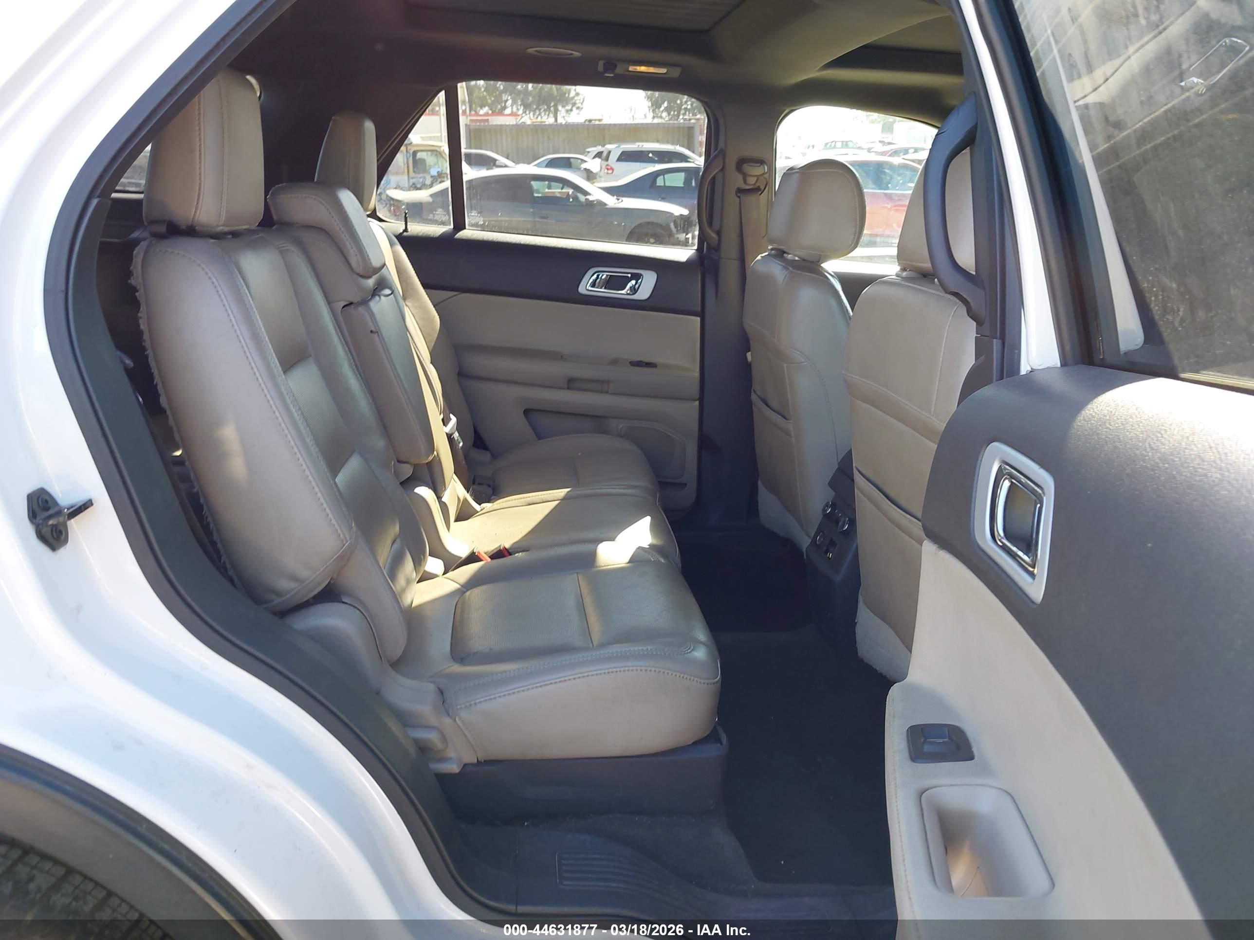 FORD EXPLORER image 8