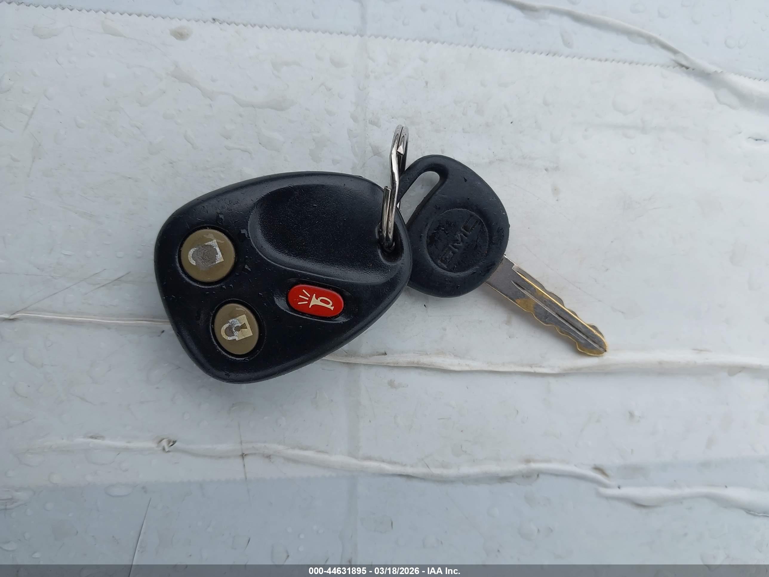 GMC YUKON image 11