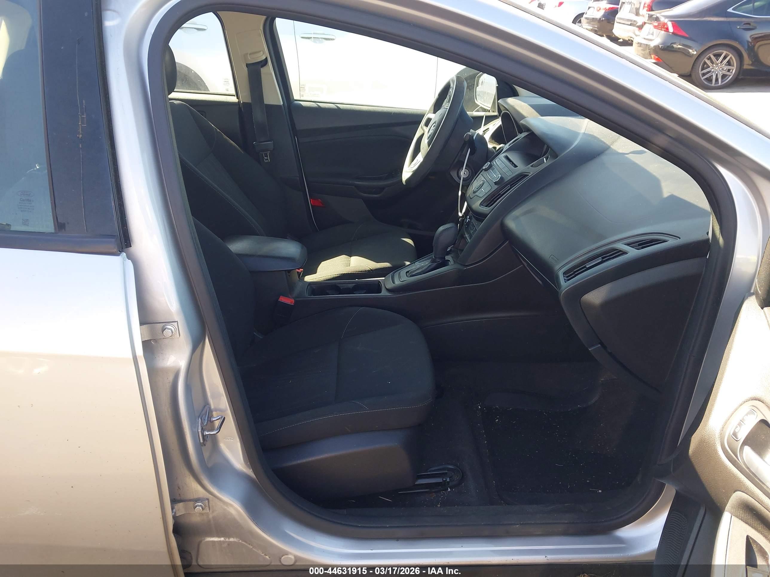 FORD FOCUS image 5
