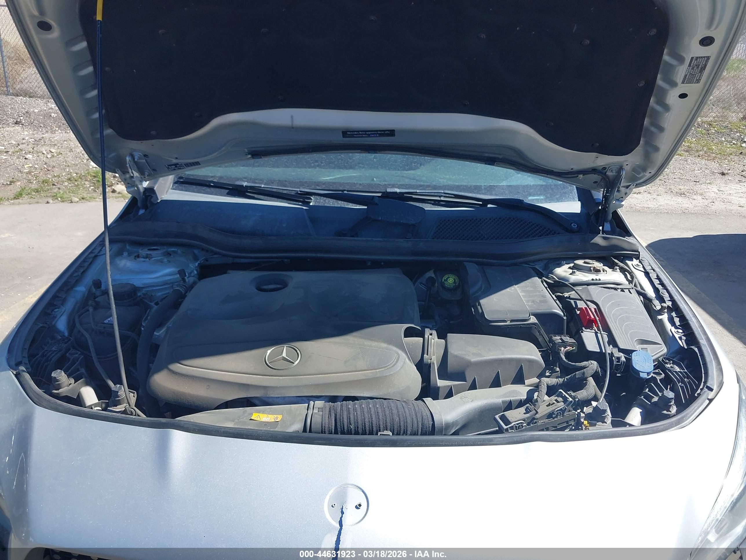 MERCEDES-BENZ CLA image 10