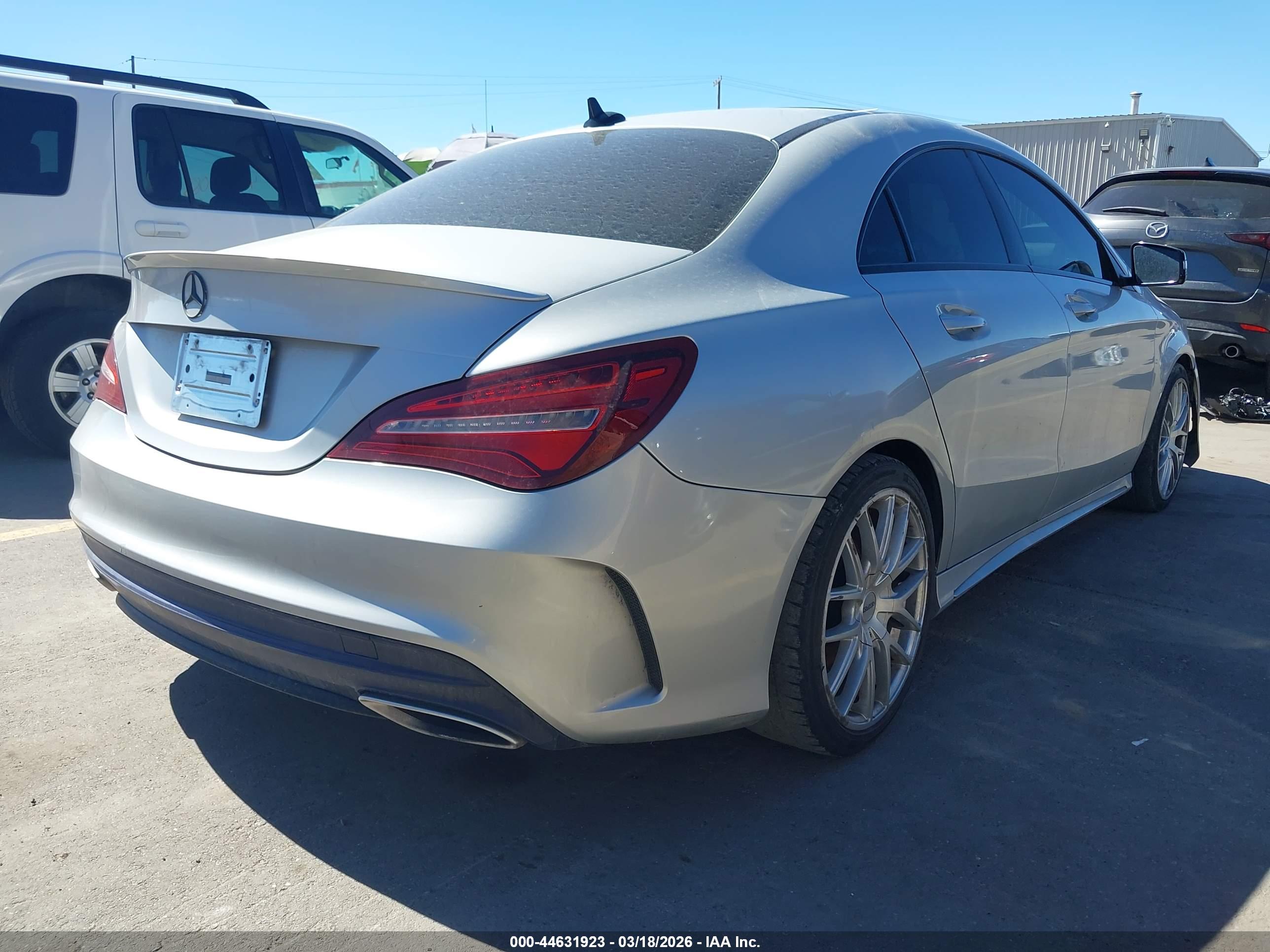 MERCEDES-BENZ CLA image 4