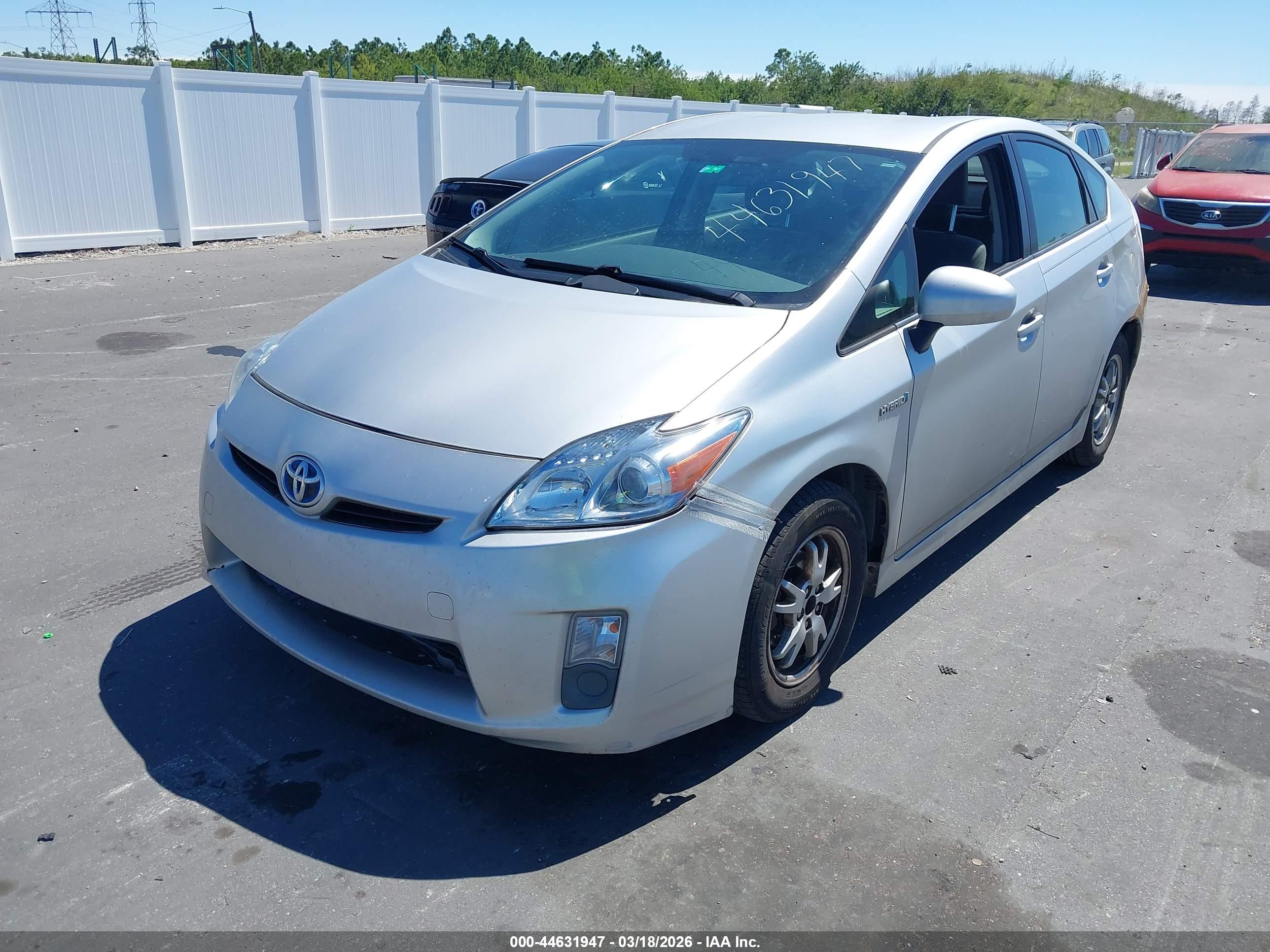 TOYOTA PRIUS image 2