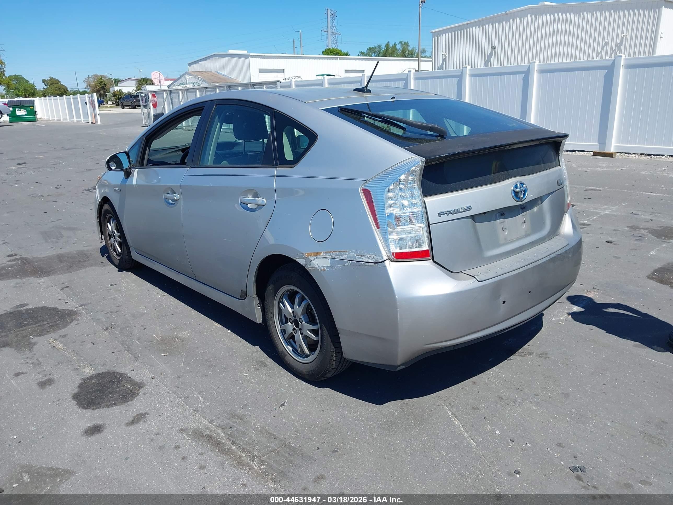 TOYOTA PRIUS image 3