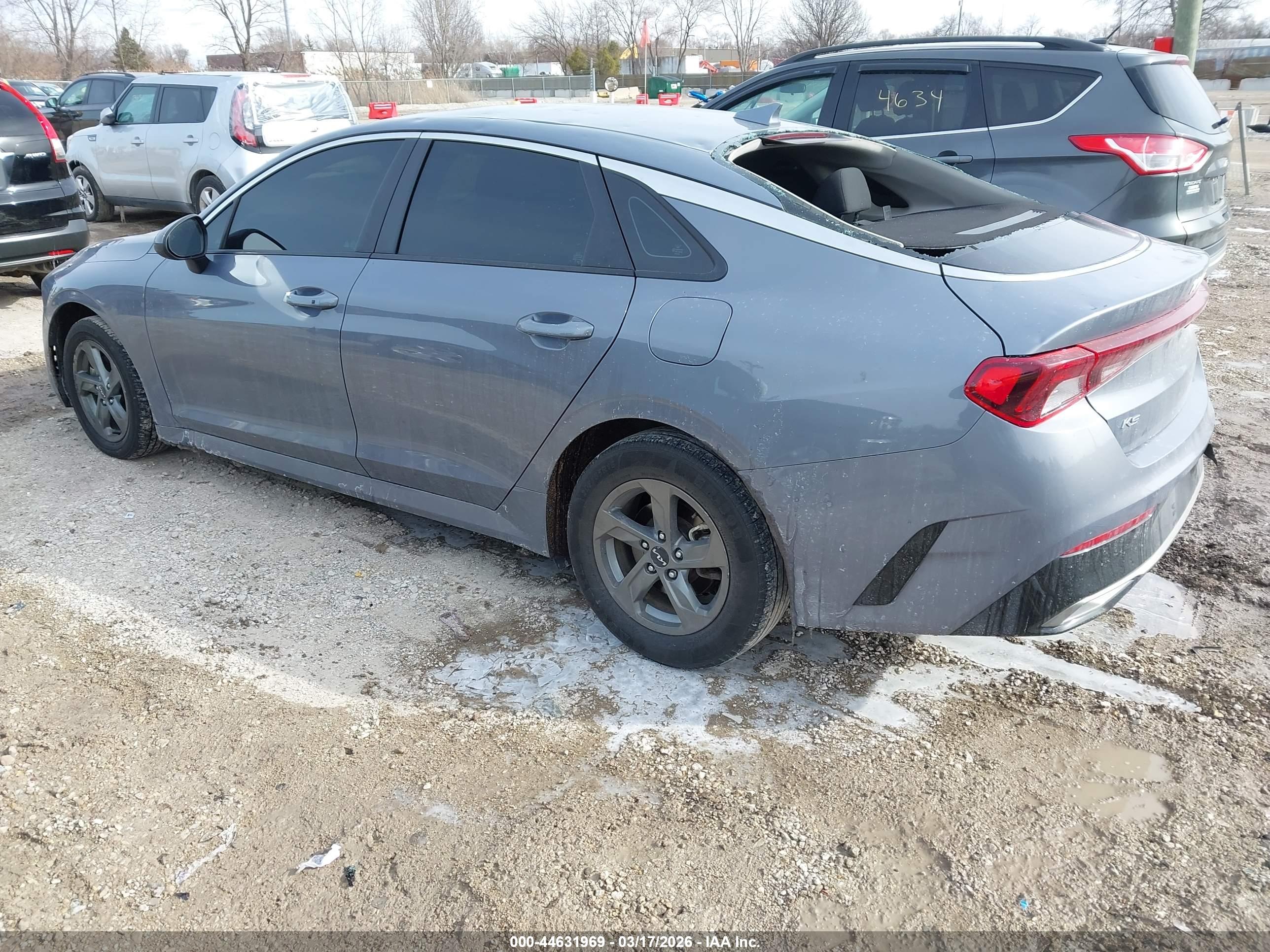 KIA K5 image 3