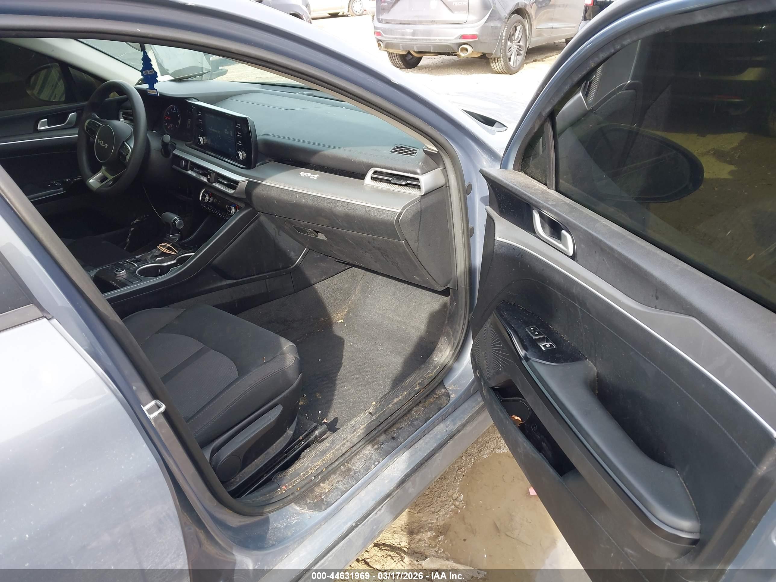 KIA K5 image 5