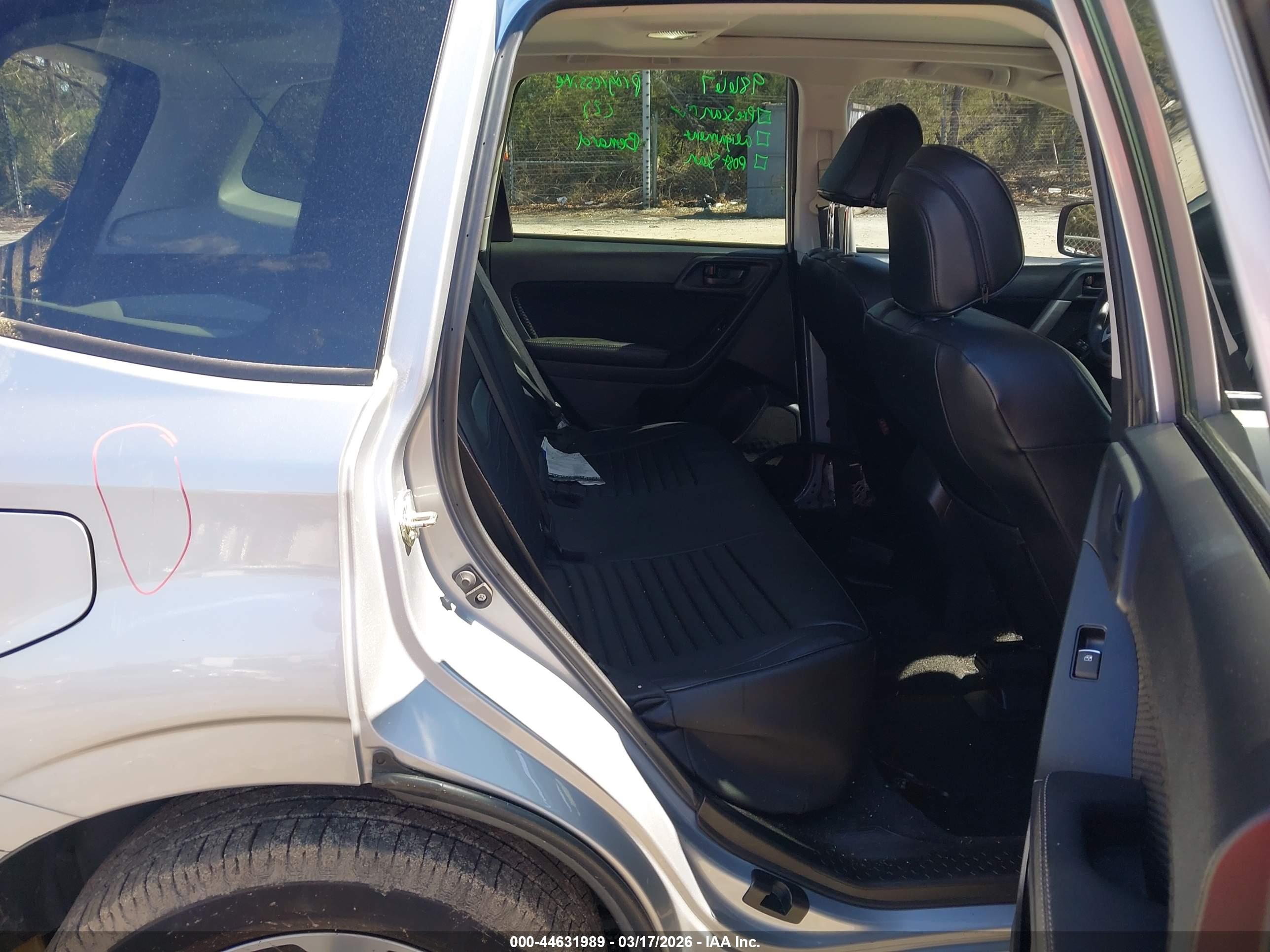 SUBARU FORESTER image 8