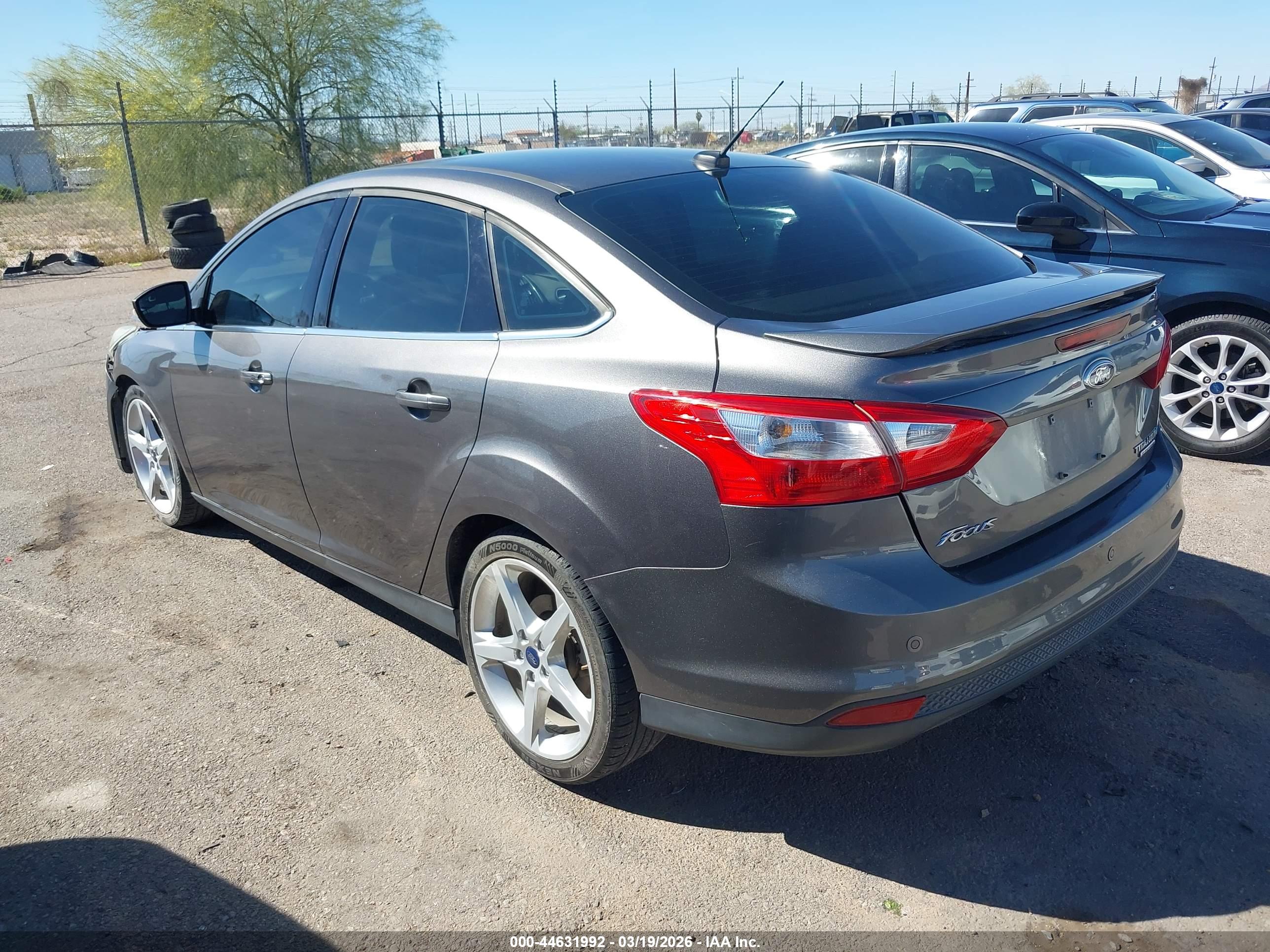 FORD FOCUS image 3