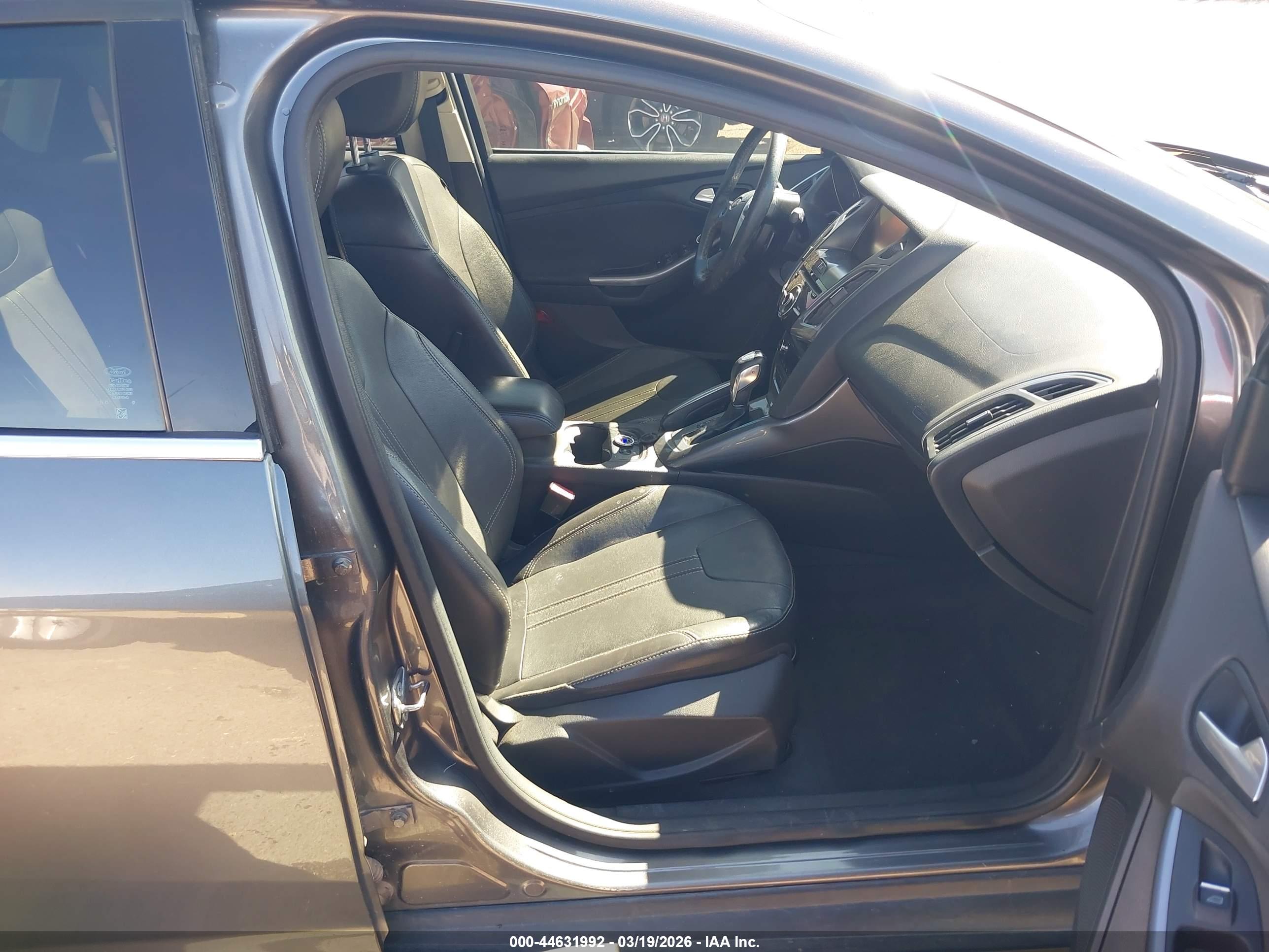 FORD FOCUS image 5