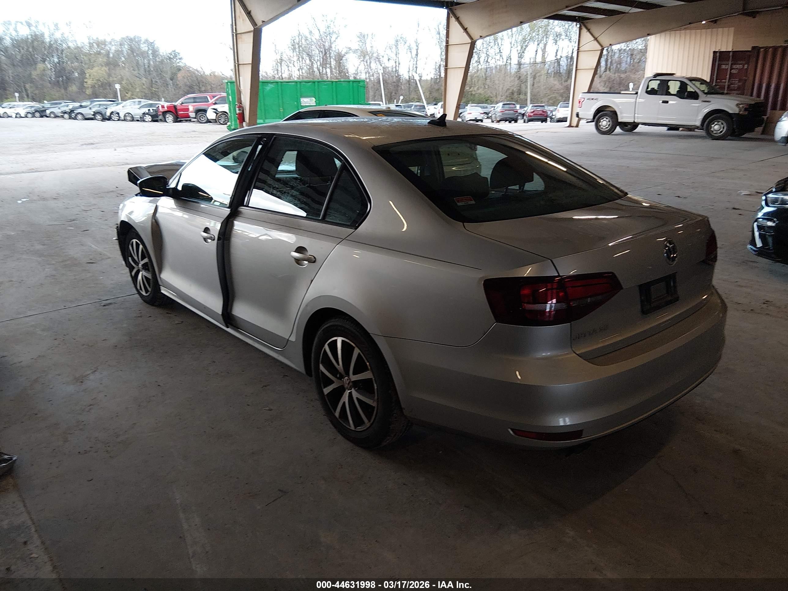 VOLKSWAGEN JETTA image 3
