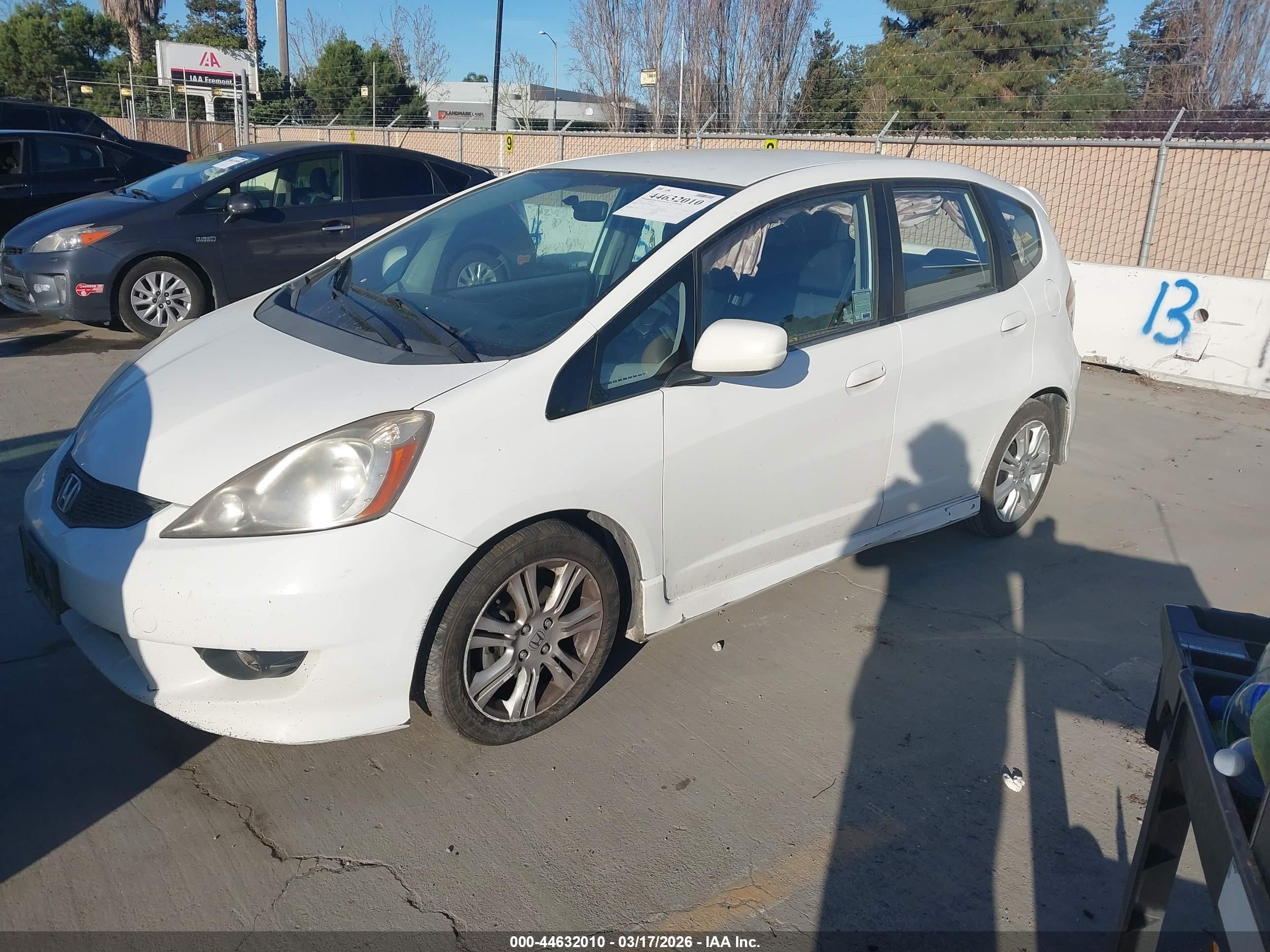HONDA FIT image 2