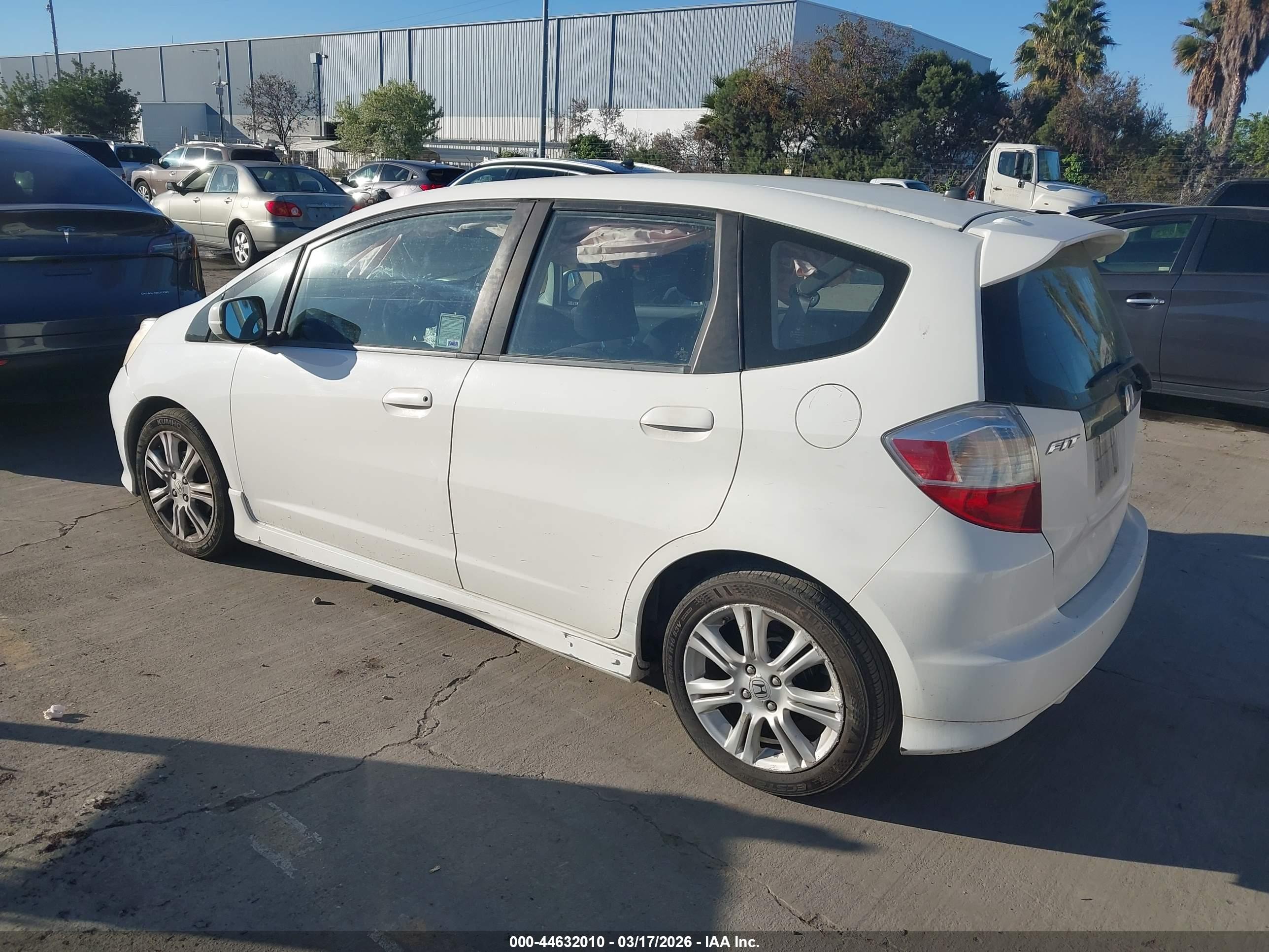 HONDA FIT image 3