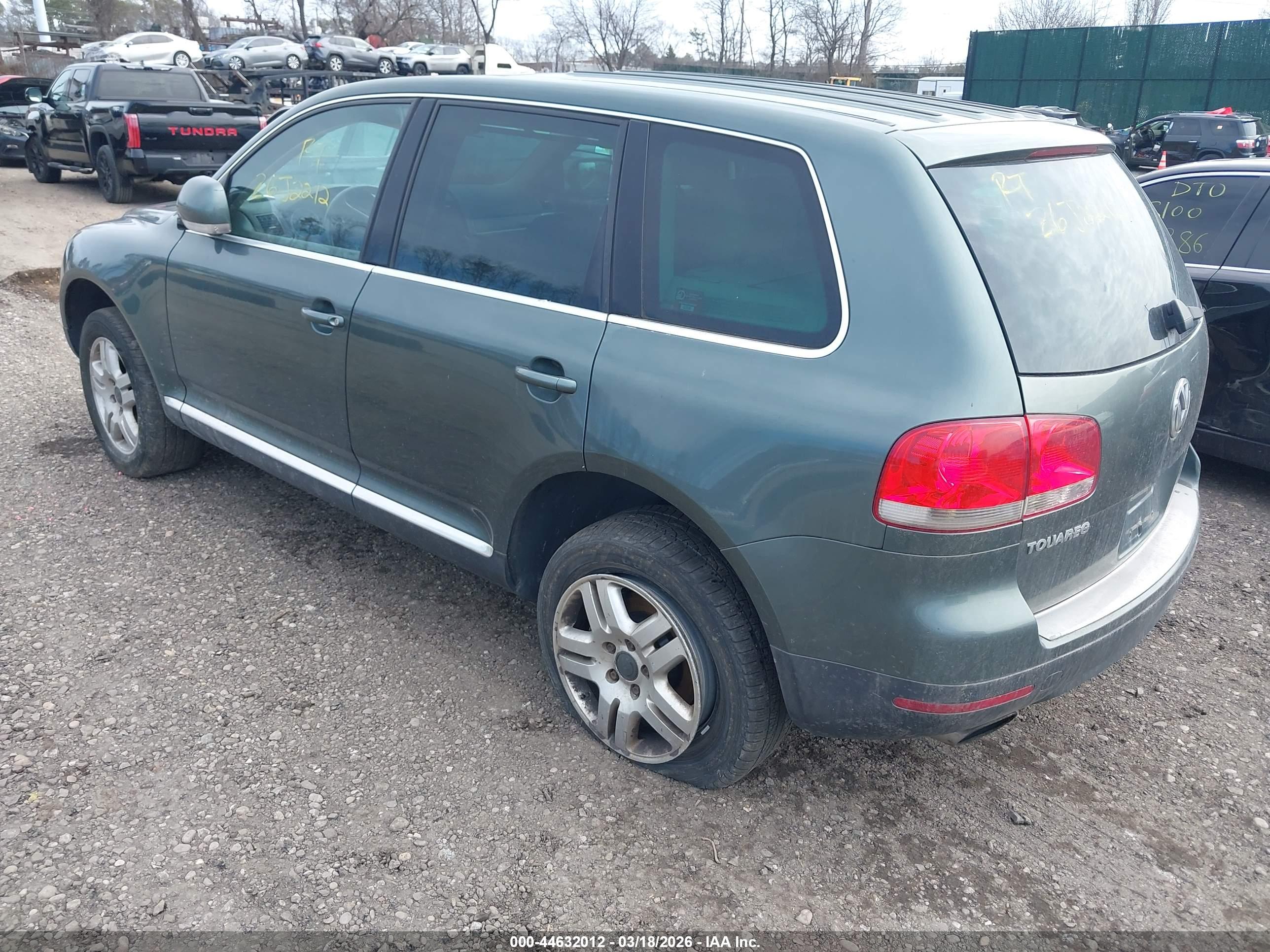 VOLKSWAGEN TOUAREG image 3