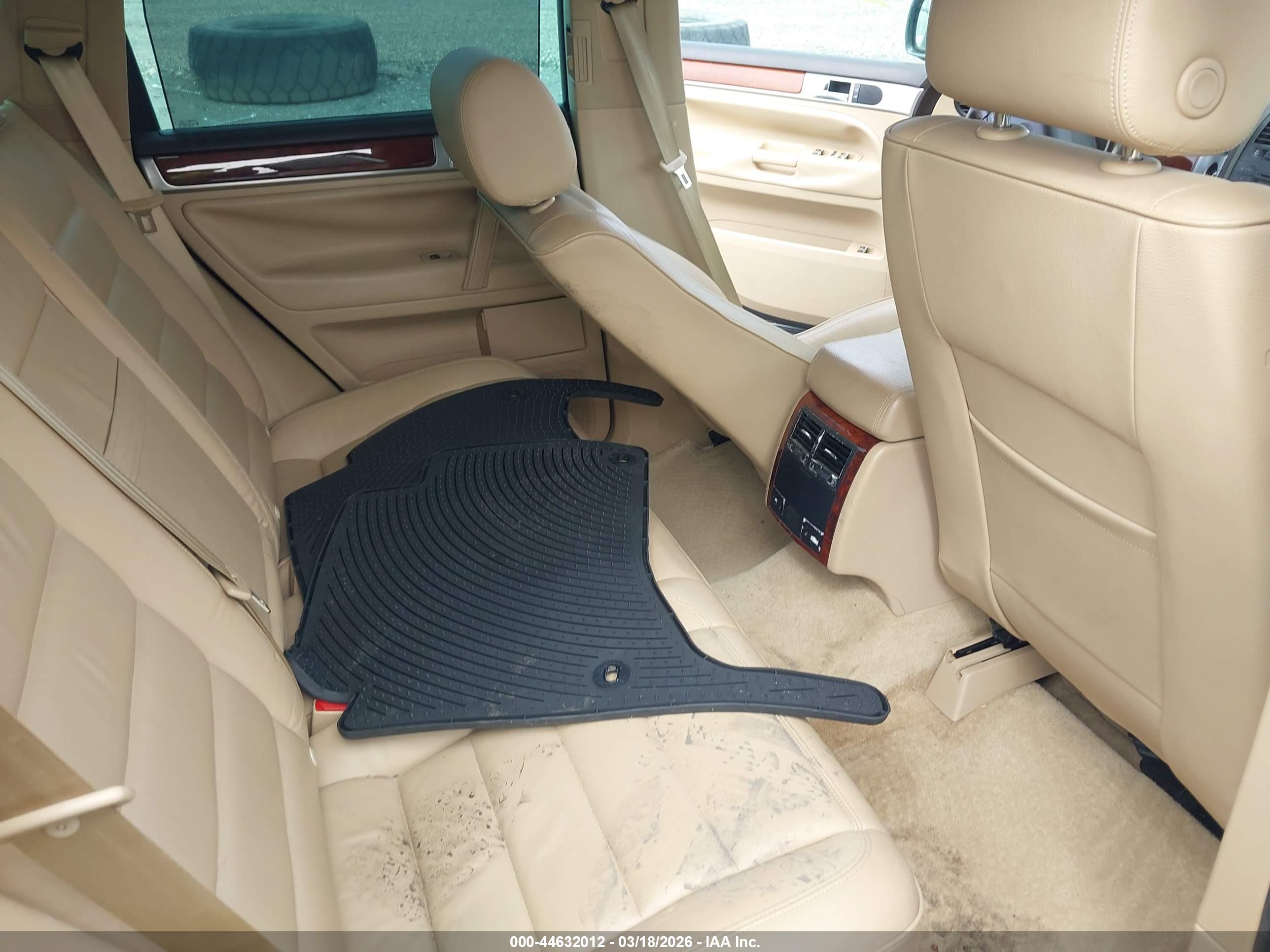 VOLKSWAGEN TOUAREG image 8