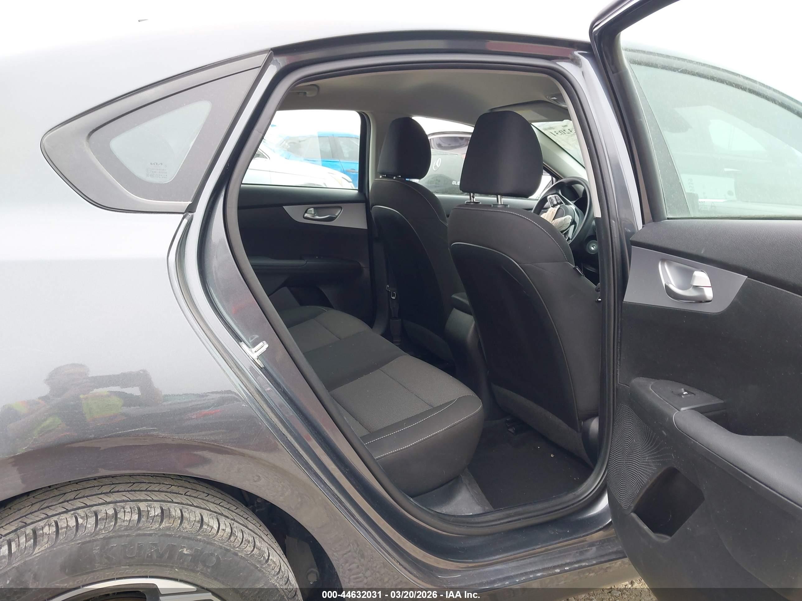 KIA FORTE image 8