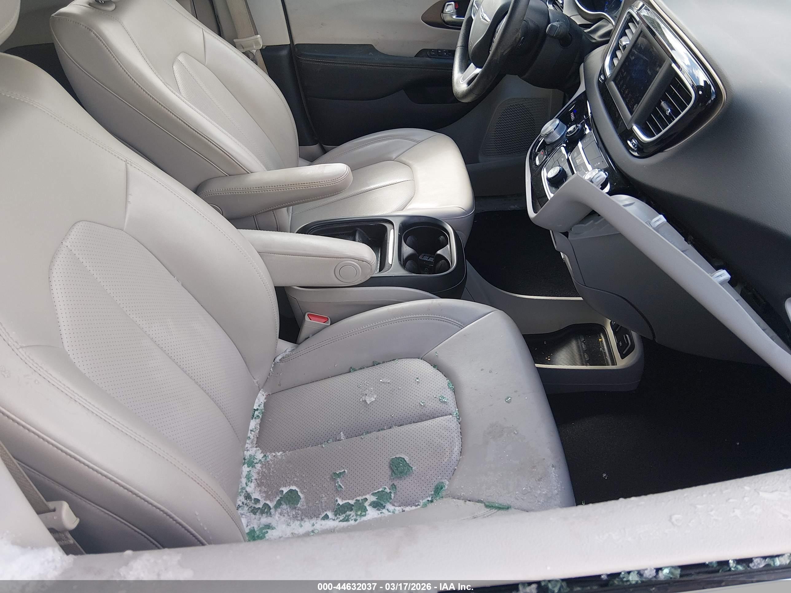 CHRYSLER VOYAGER image 5