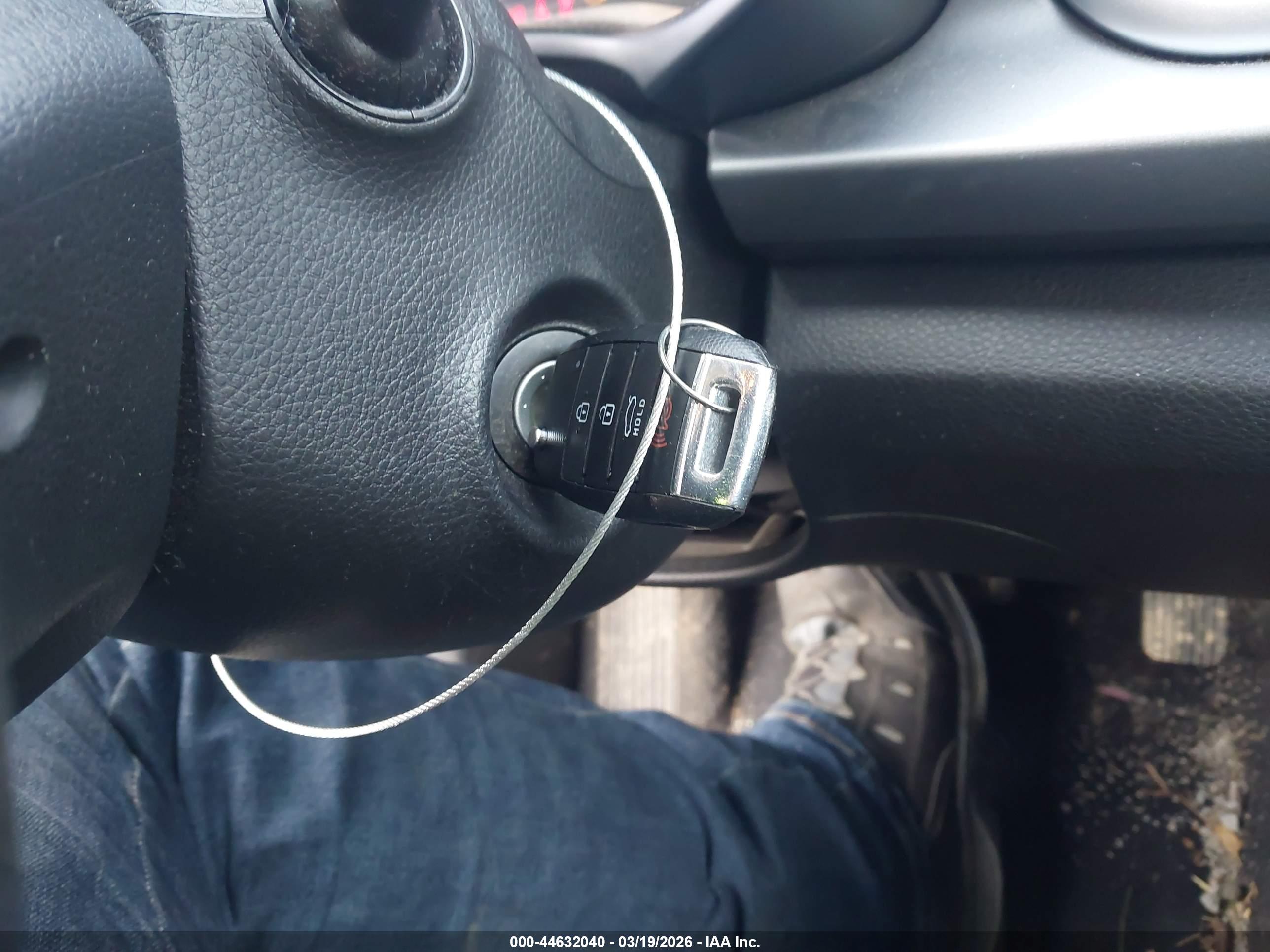 KIA RIO image 11