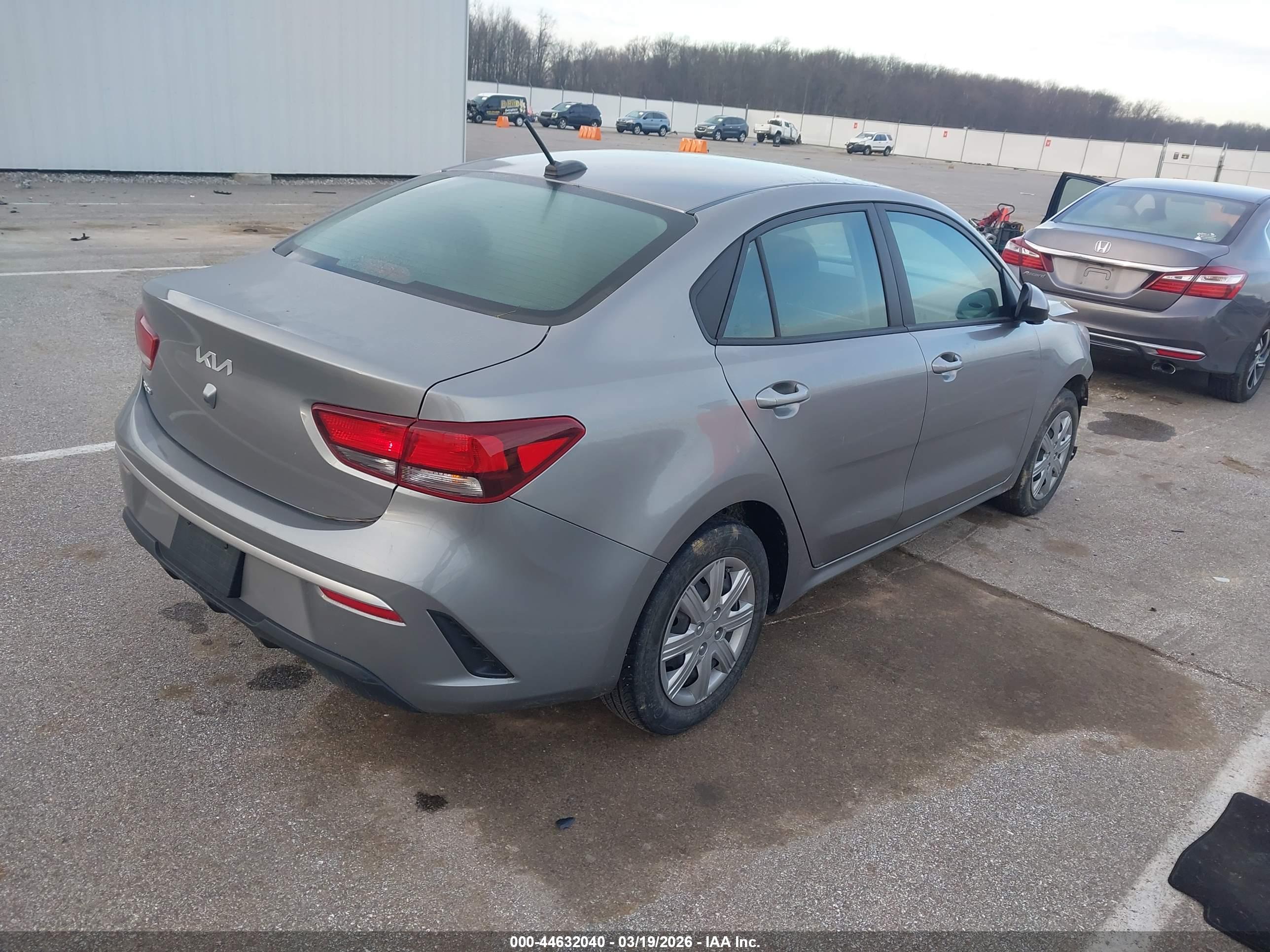 KIA RIO image 4