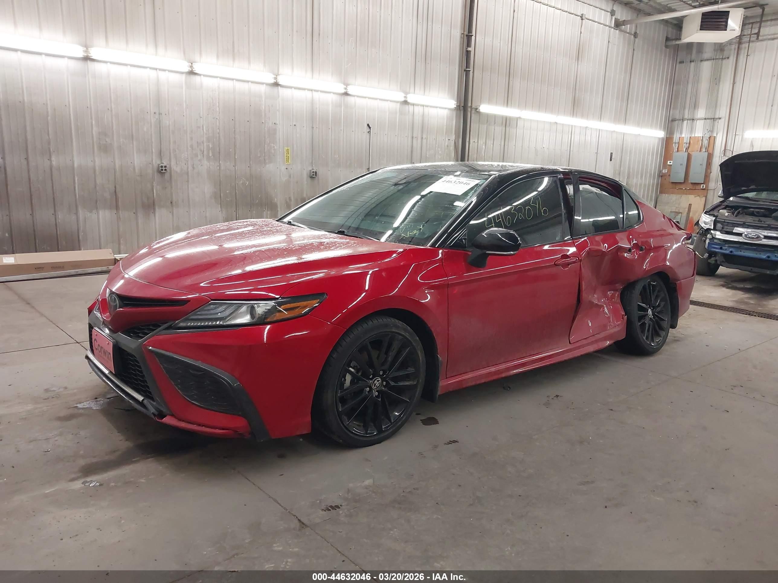 TOYOTA CAMRY image 2