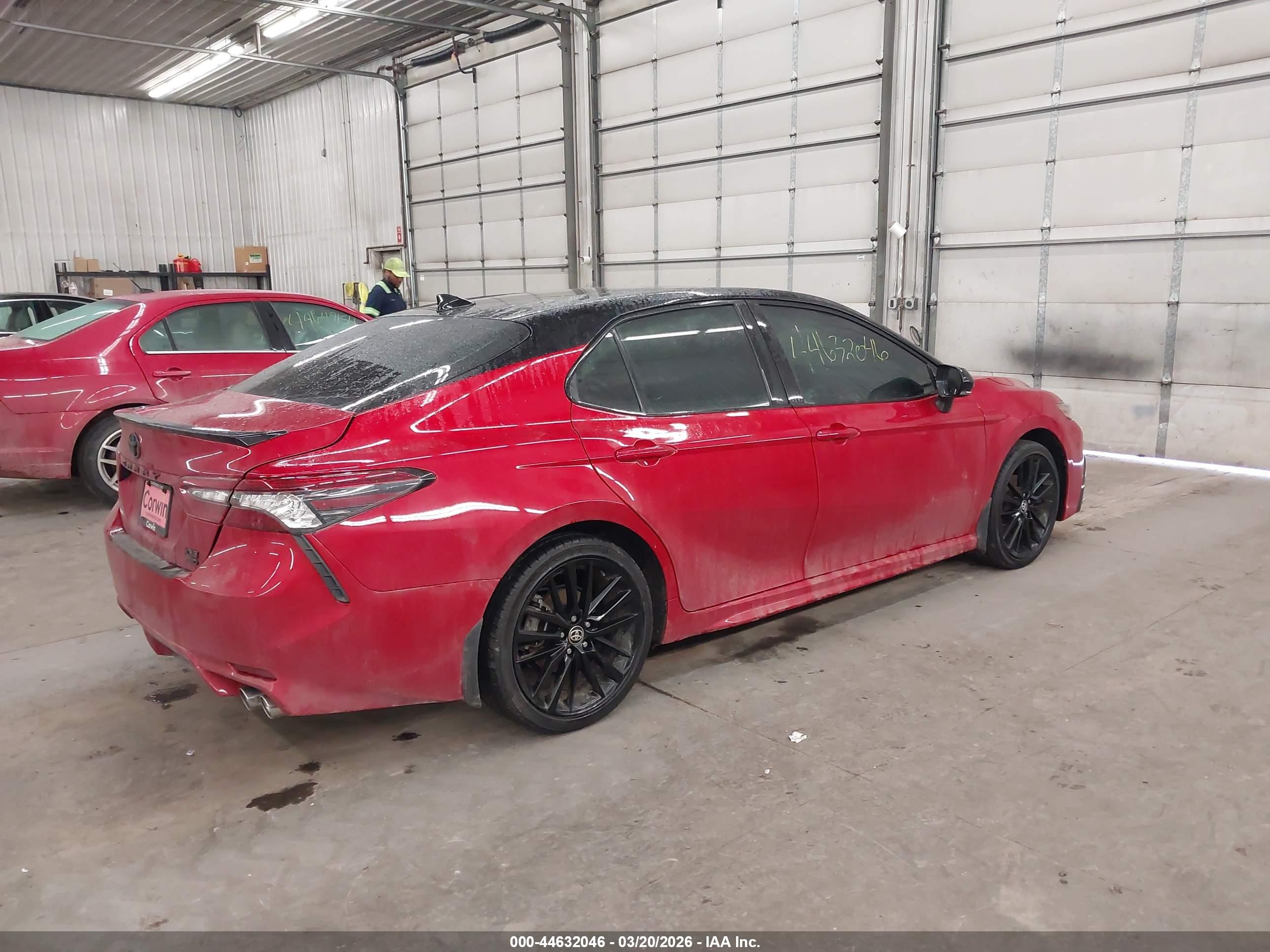 TOYOTA CAMRY image 4