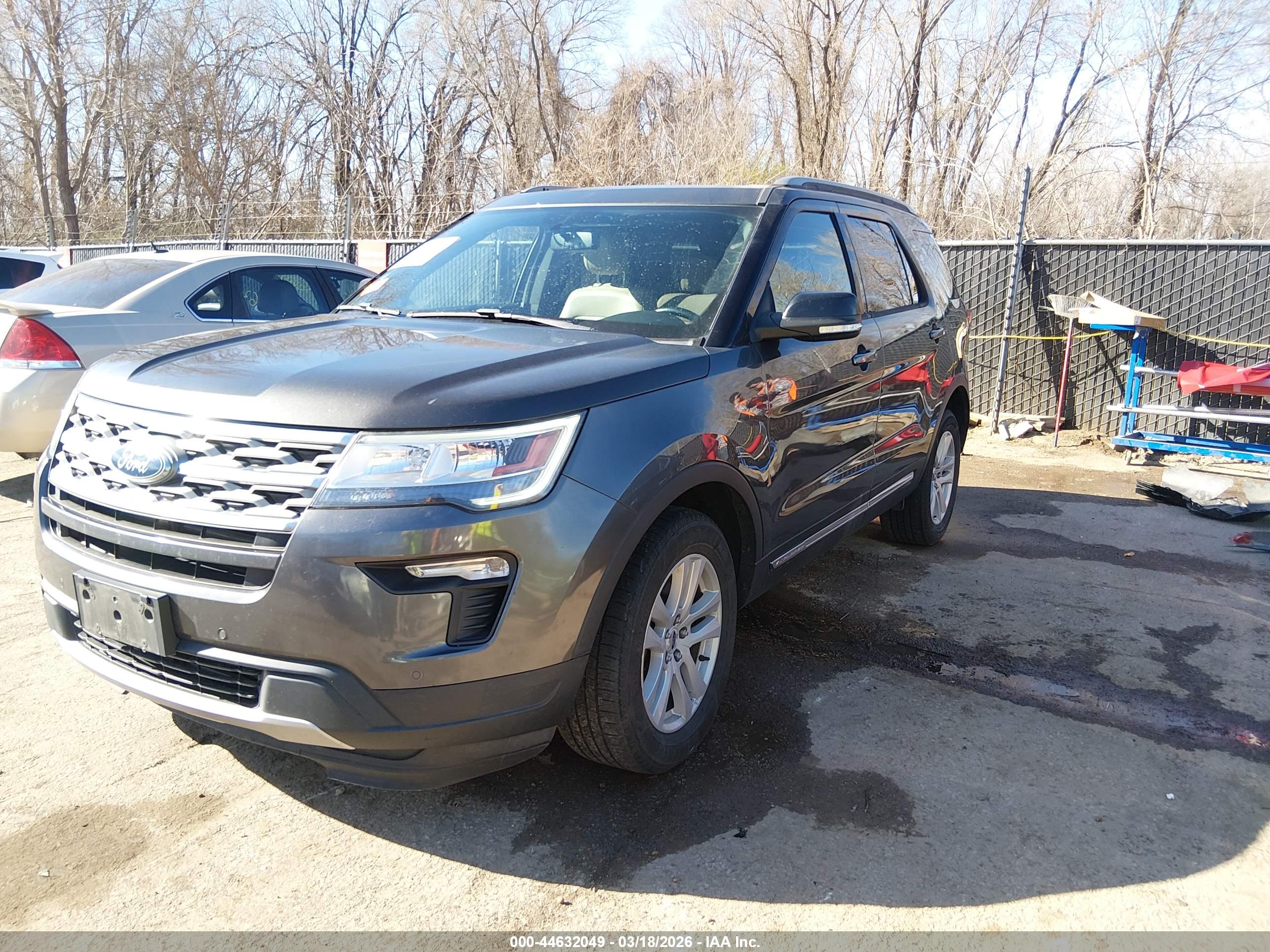 FORD EXPLORER image 2