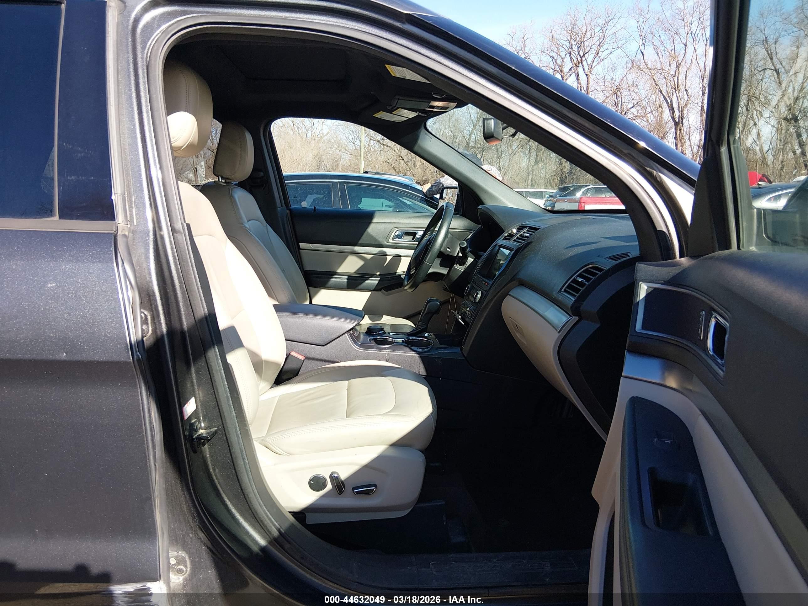FORD EXPLORER image 5