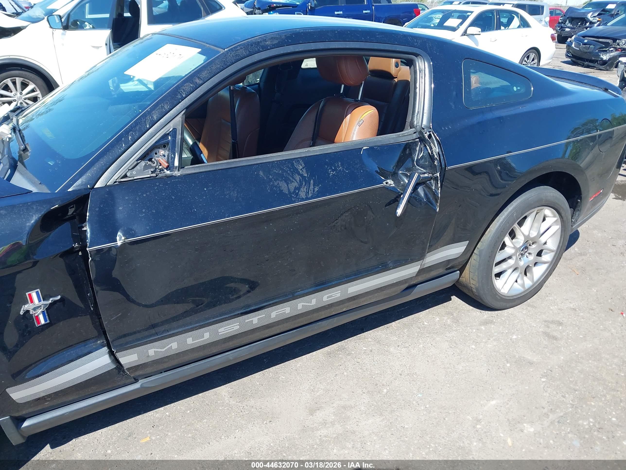 FORD MUSTANG image 6