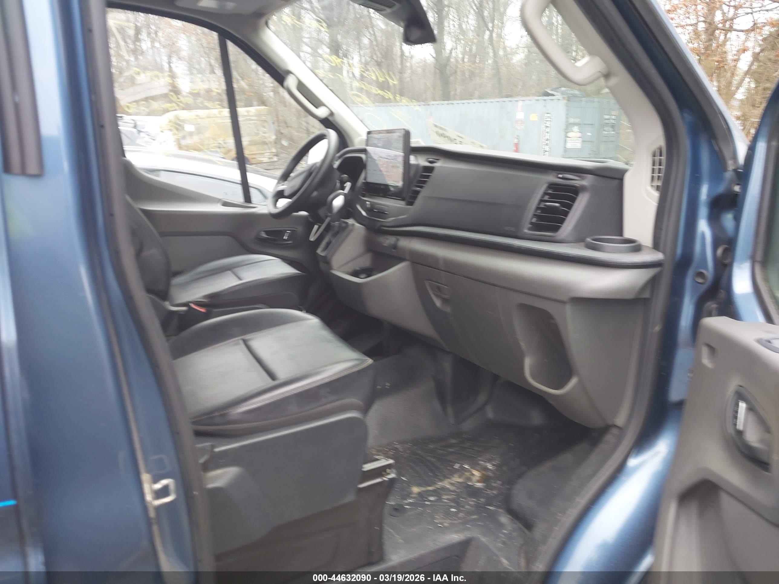 FORD TRANSIT-250 image 5