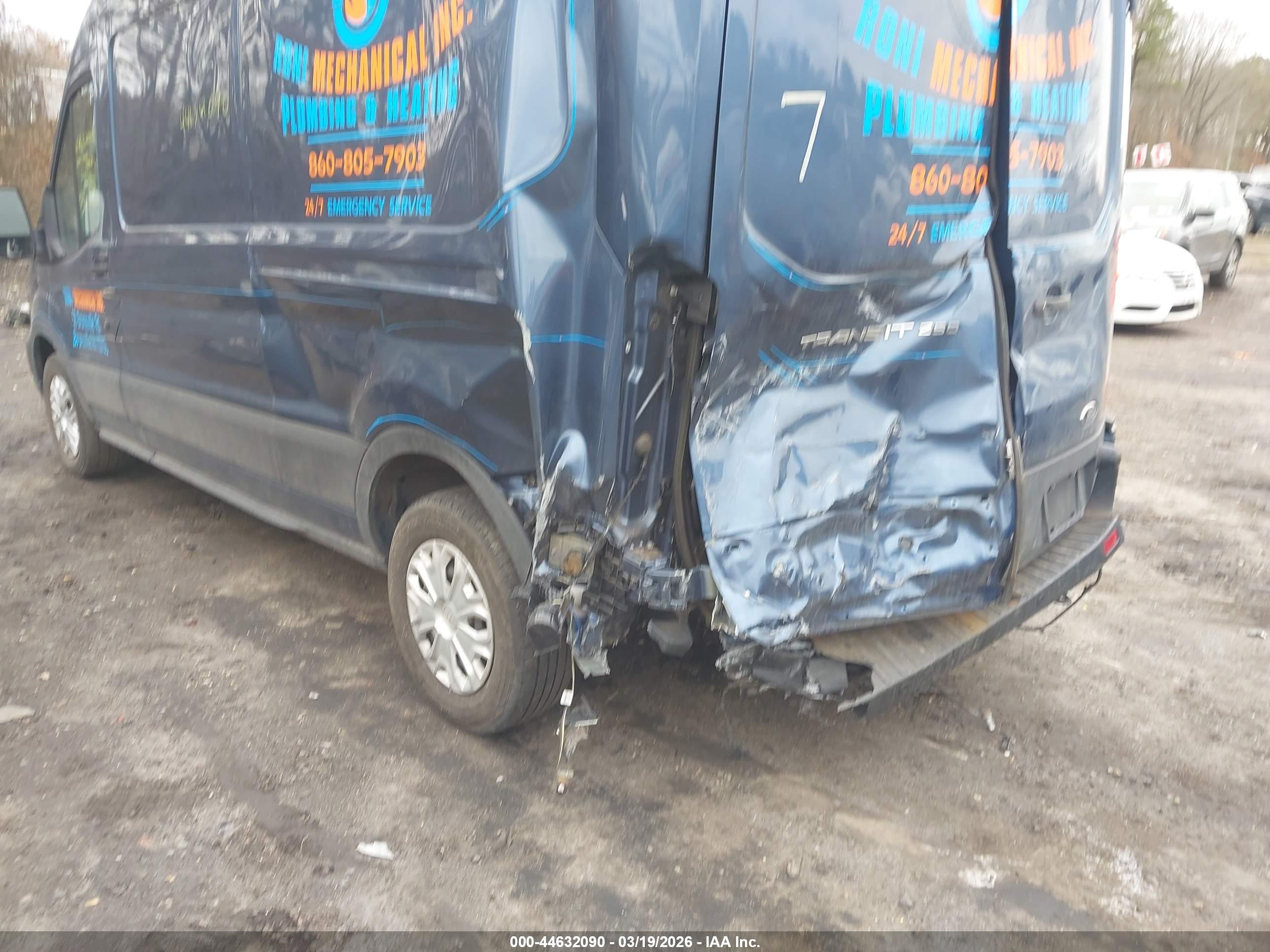 FORD TRANSIT-250 image 6