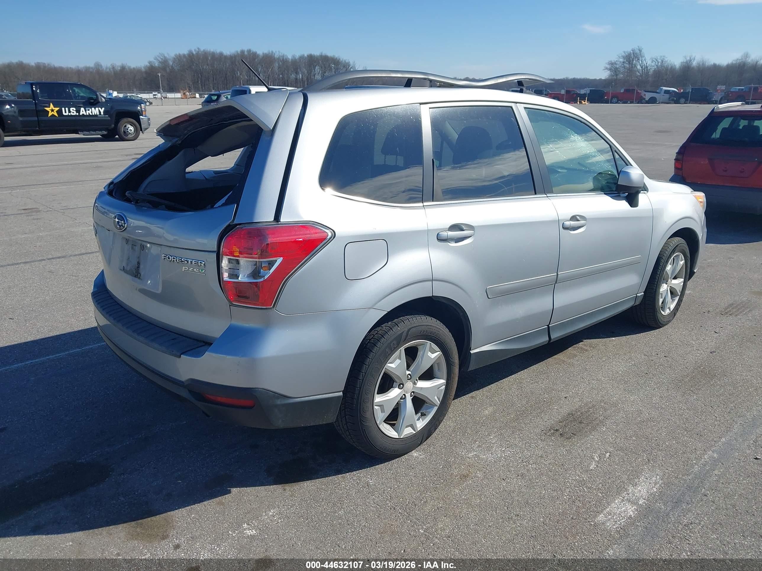 SUBARU FORESTER image 4
