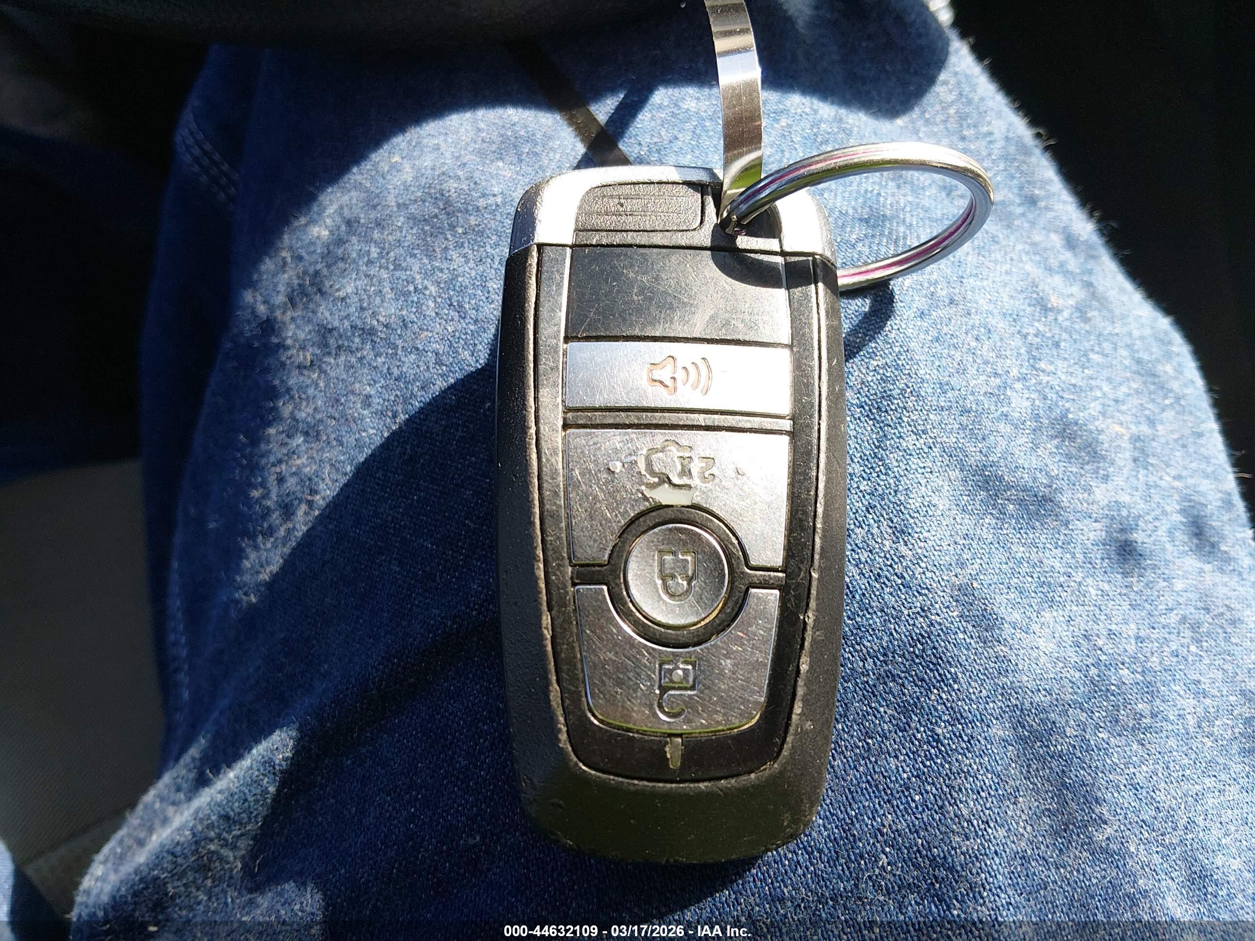 FORD FUSION image 11