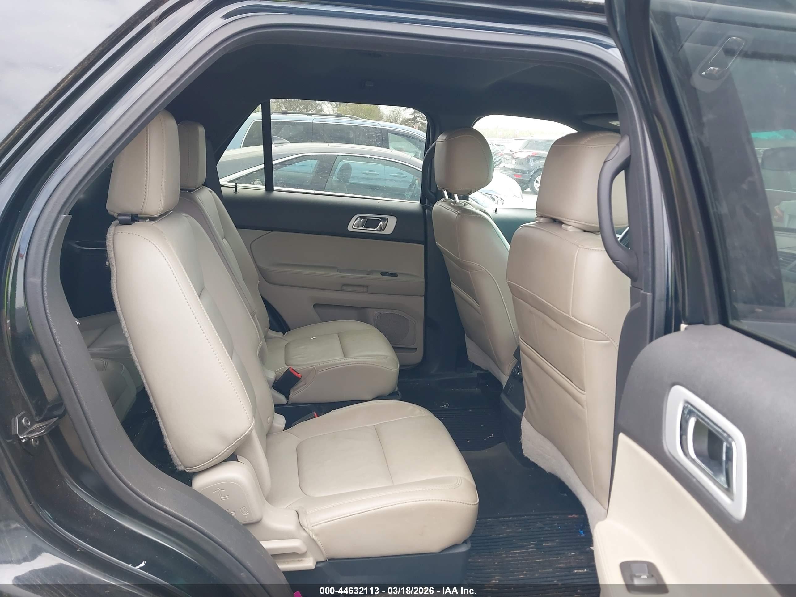 FORD EXPLORER image 8