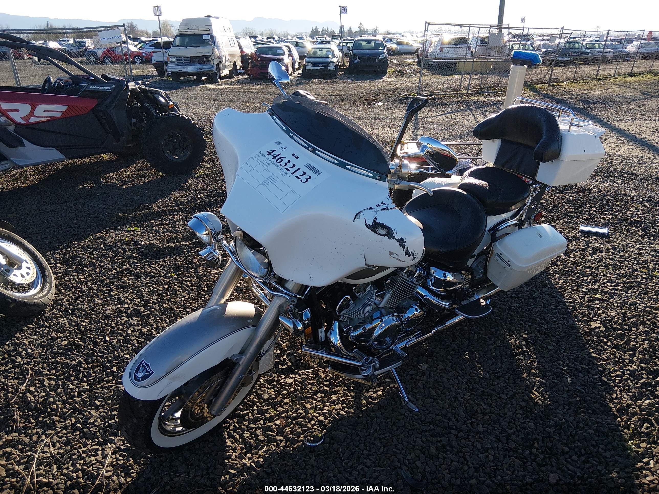 YAMAHA XVZ13 image 2