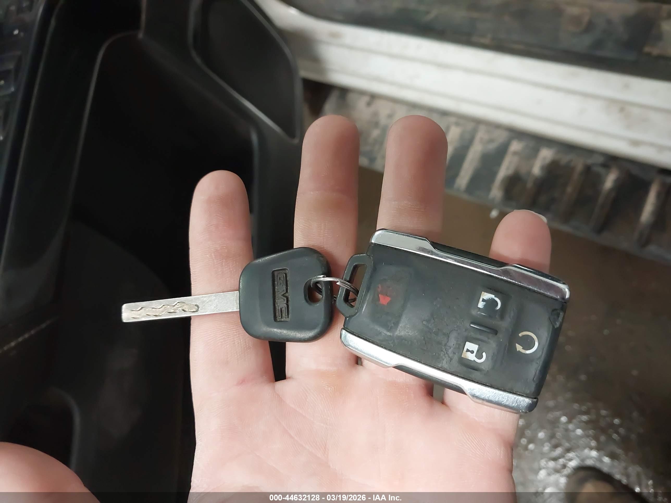 GMC SIERRA image 11