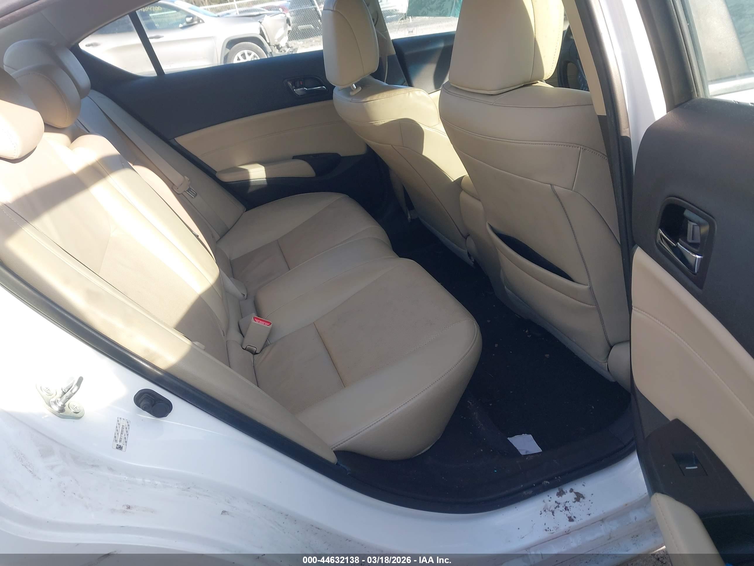 ACURA ILX image 8