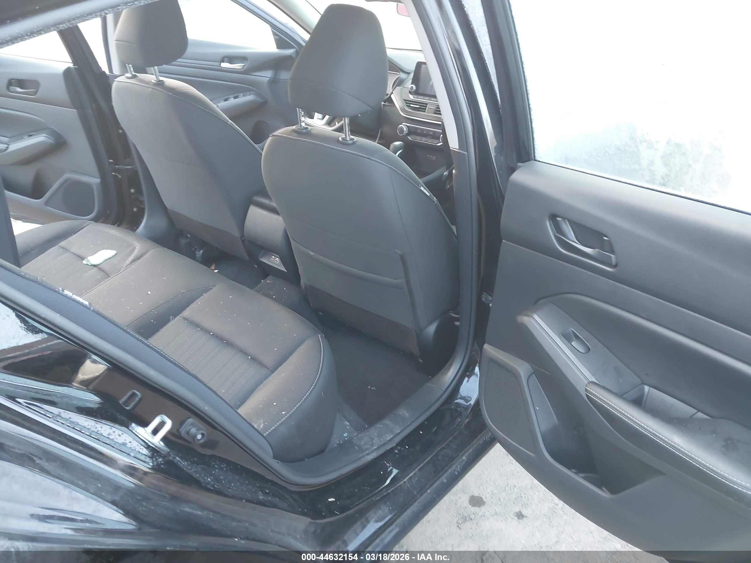 NISSAN ALTIMA image 8