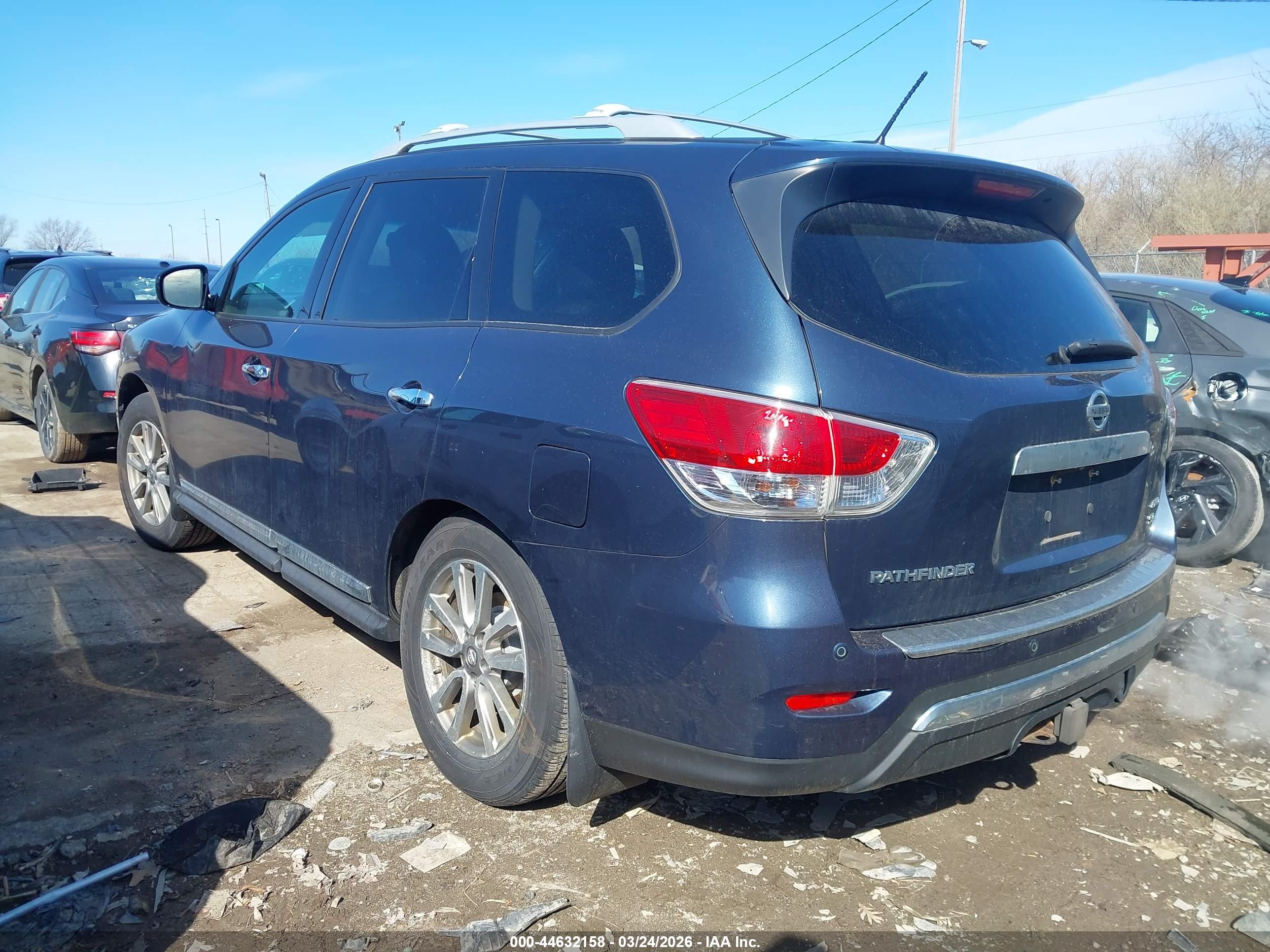 NISSAN PATHFINDER image 3