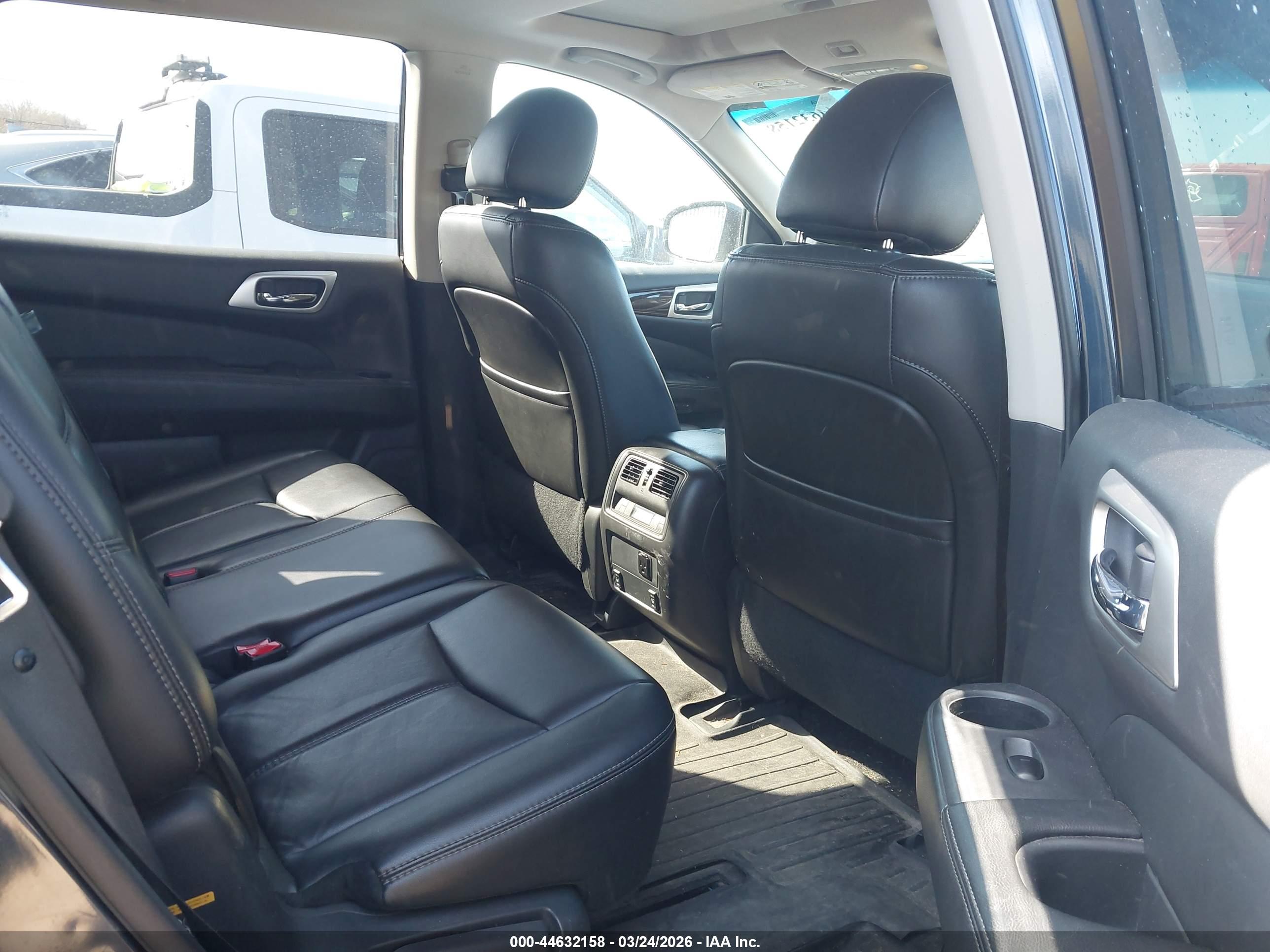 NISSAN PATHFINDER image 8